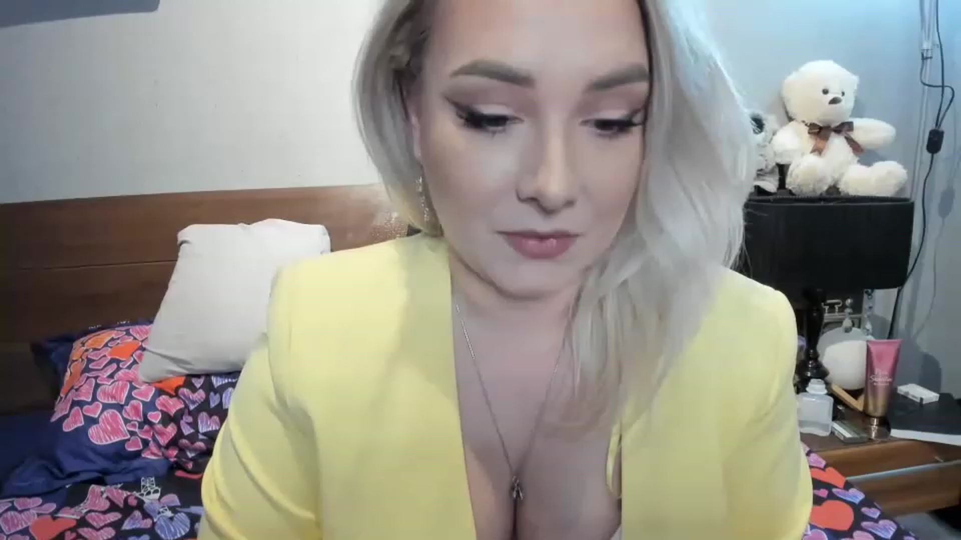 Gallery image thumbnail from LilithTongue_'s myfreecams stream on, 03/10/2023, 17:08 image 8 of 20