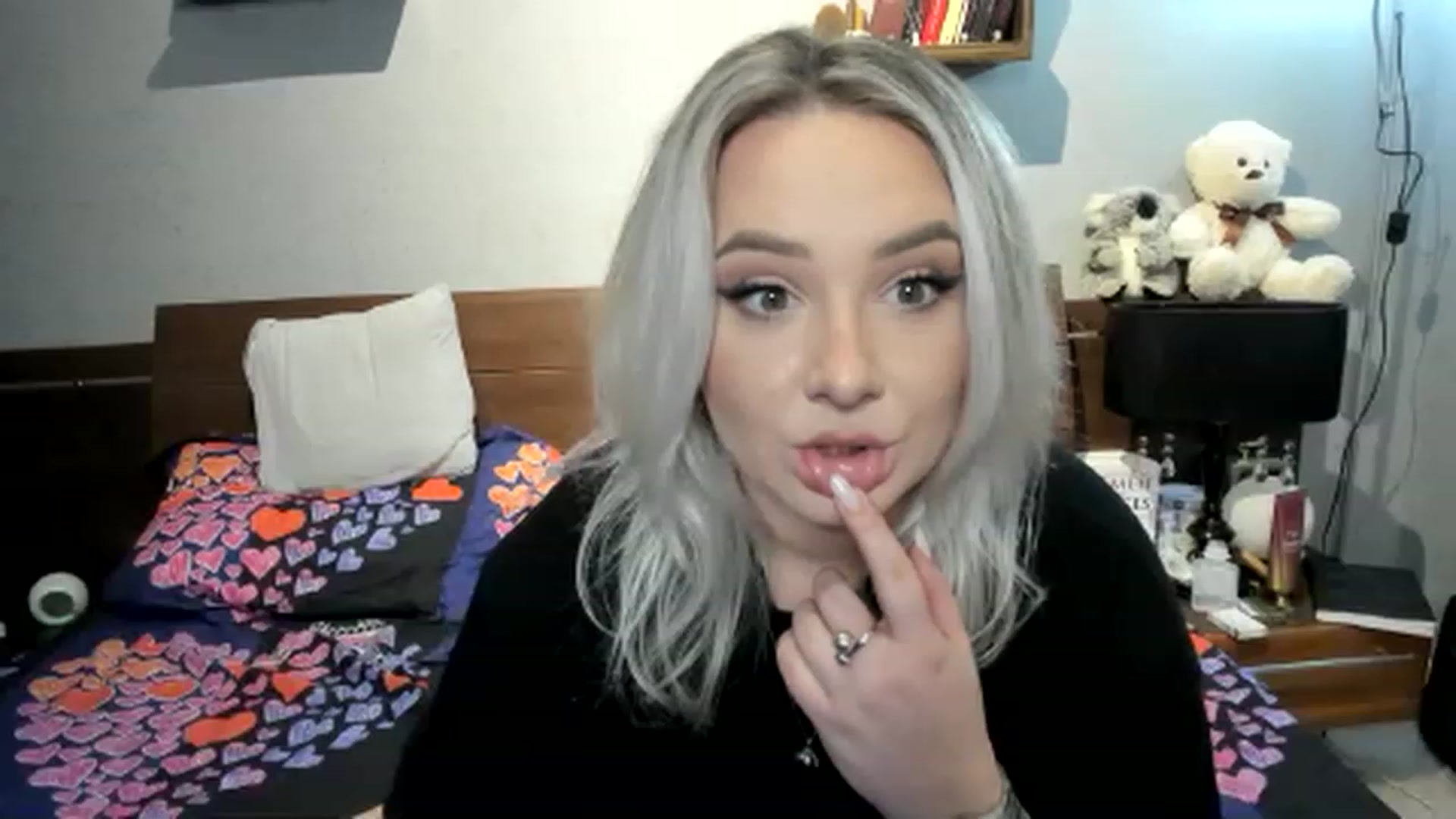 Gallery image thumbnail from LilithTongue_'s myfreecams stream on, 03/11/2023, 17:01 image 1 of 20
