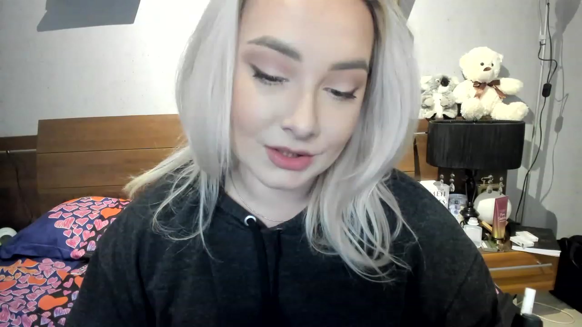 Gallery image thumbnail from LilithTongue_'s myfreecams stream on, 03/14/2023, 13:50 image 19 of 20