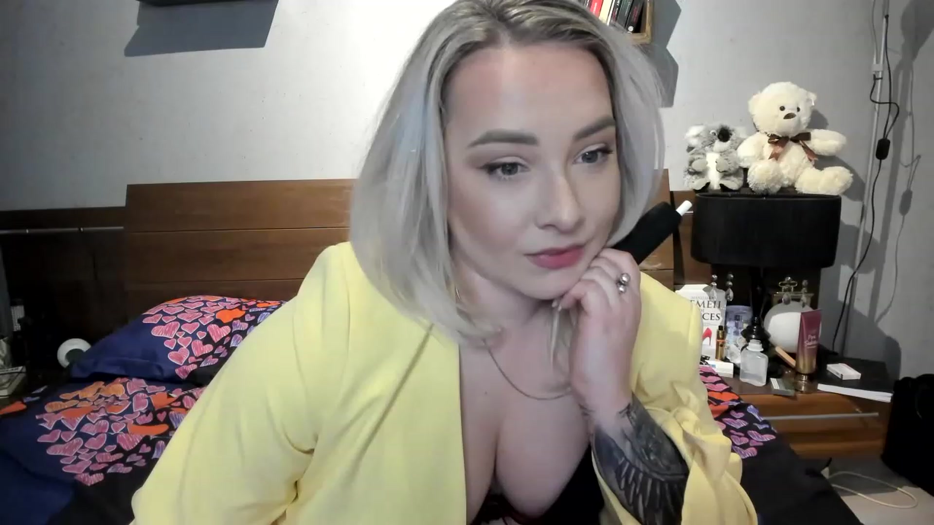 Gallery image thumbnail from LilithTongue_'s myfreecams stream on, 03/14/2023, 15:56 image 18 of 20