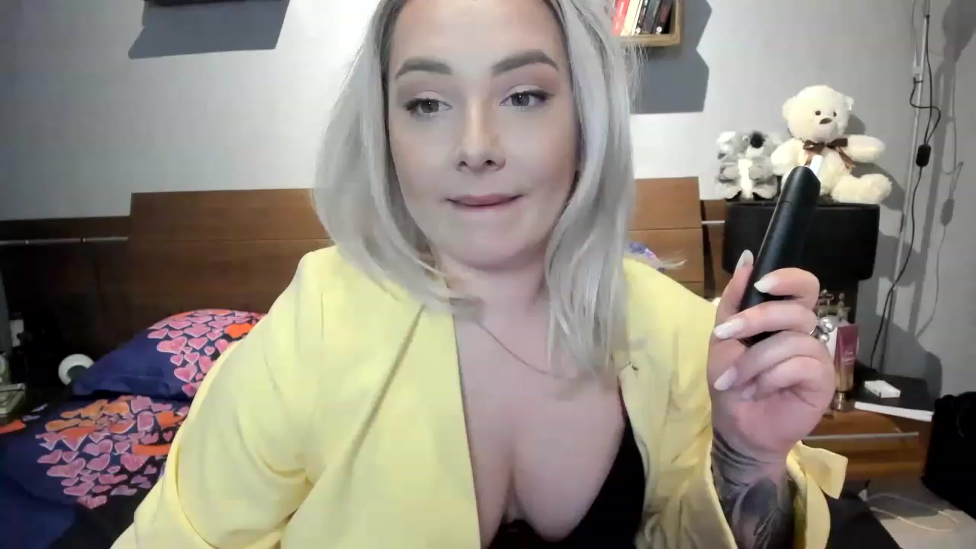 Gallery image thumbnail from LilithTongue_'s myfreecams stream on, 03/14/2023, 15:56 image 16 of 20