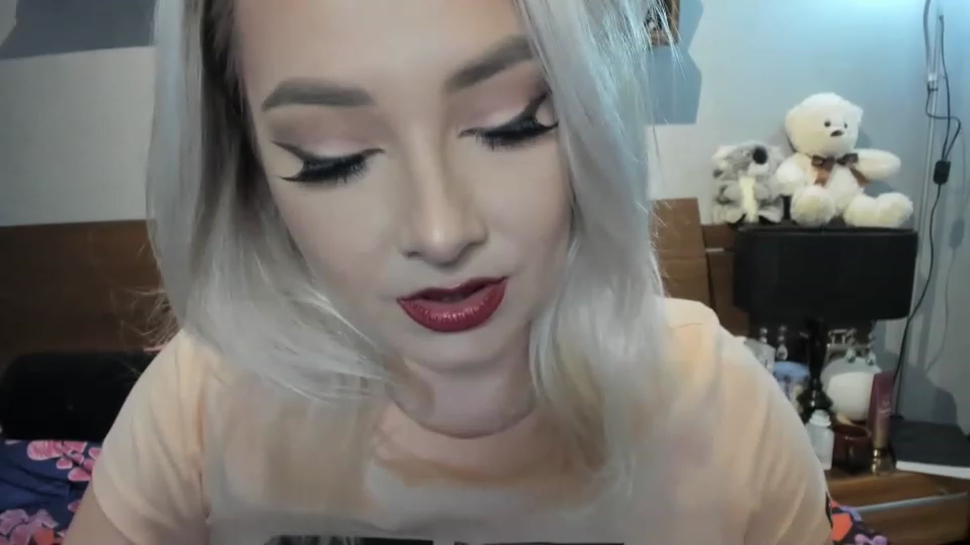 Gallery image thumbnail from LilithTongue_'s myfreecams stream on, 03/15/2023, 15:51 image 2 of 20
