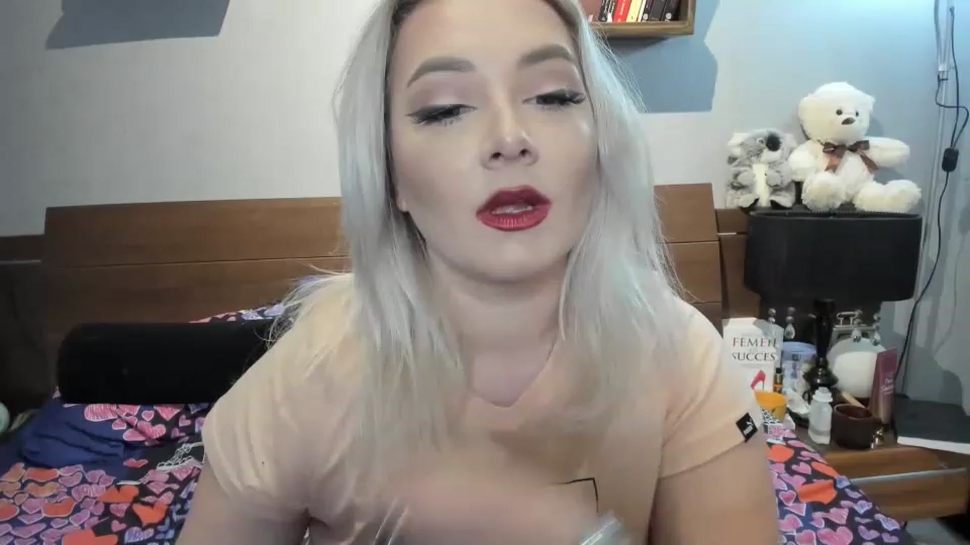 Gallery image thumbnail from LilithTongue_'s myfreecams stream on, 03/15/2023, 15:51 image 17 of 20