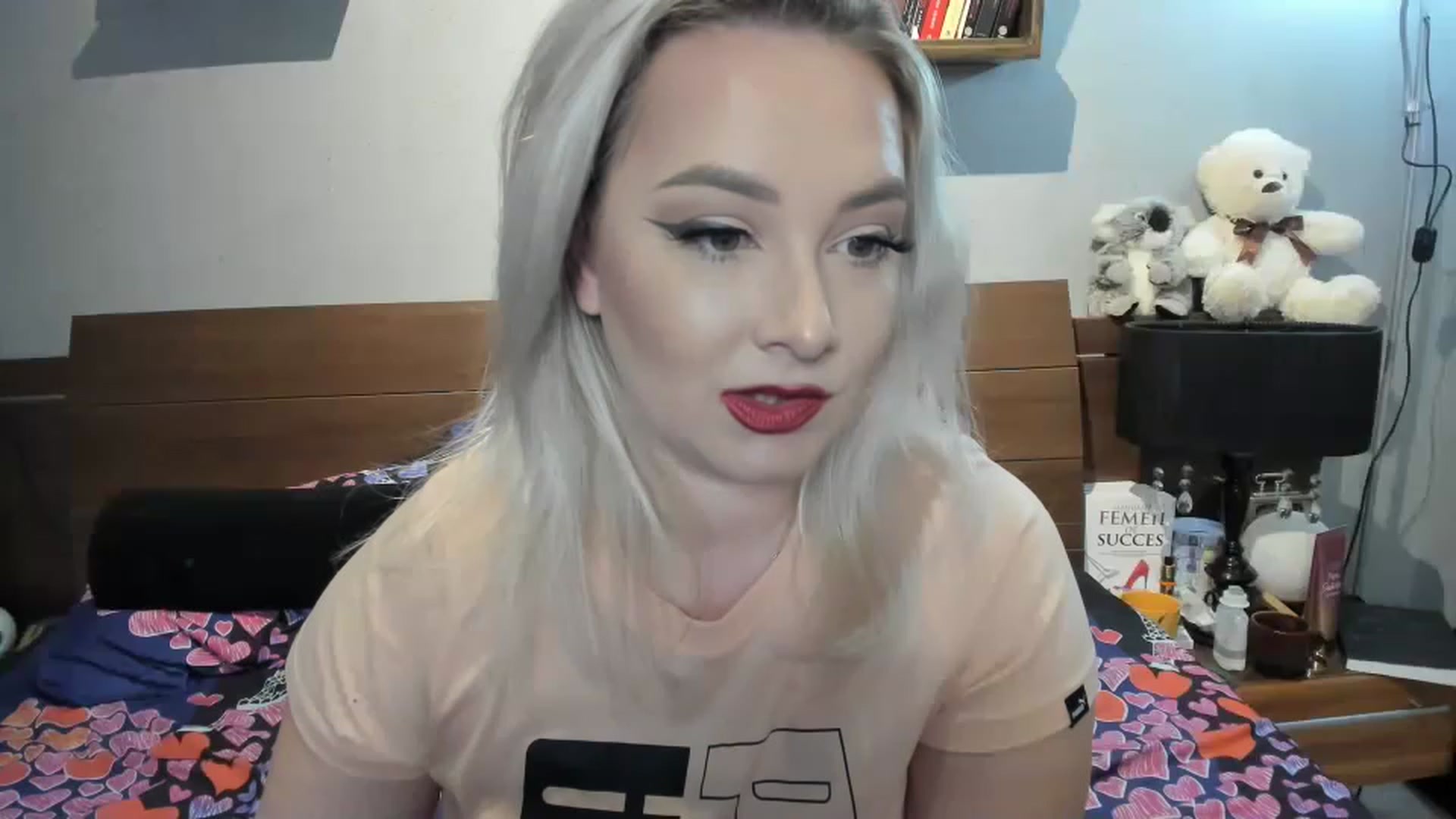 Gallery image thumbnail from LilithTongue_'s myfreecams stream on, 03/15/2023, 15:51 image 15 of 20