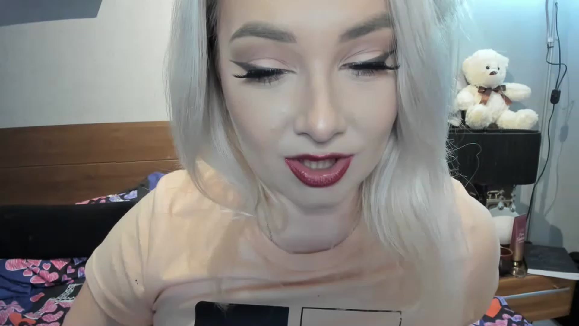 Gallery image thumbnail from LilithTongue_'s myfreecams stream on, 03/15/2023, 15:51 image 7 of 20