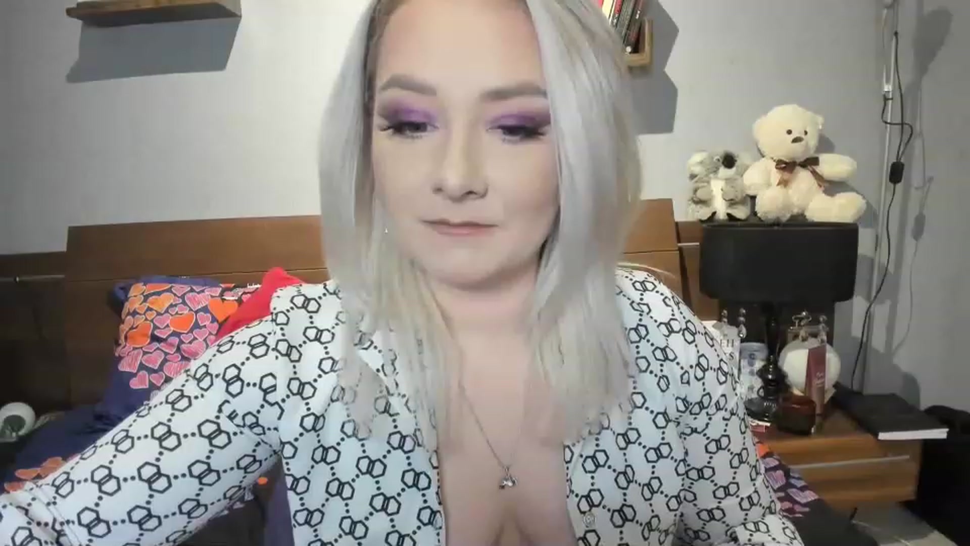 Gallery image thumbnail from LilithTongue_'s myfreecams stream on, 03/18/2023, 14:52 image 2 of 20