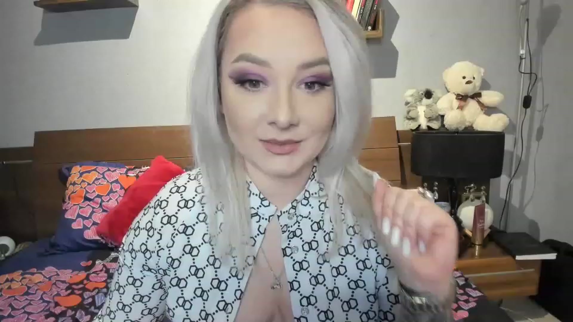 Gallery image thumbnail from LilithTongue_'s myfreecams stream on, 03/18/2023, 14:52 image 1 of 20