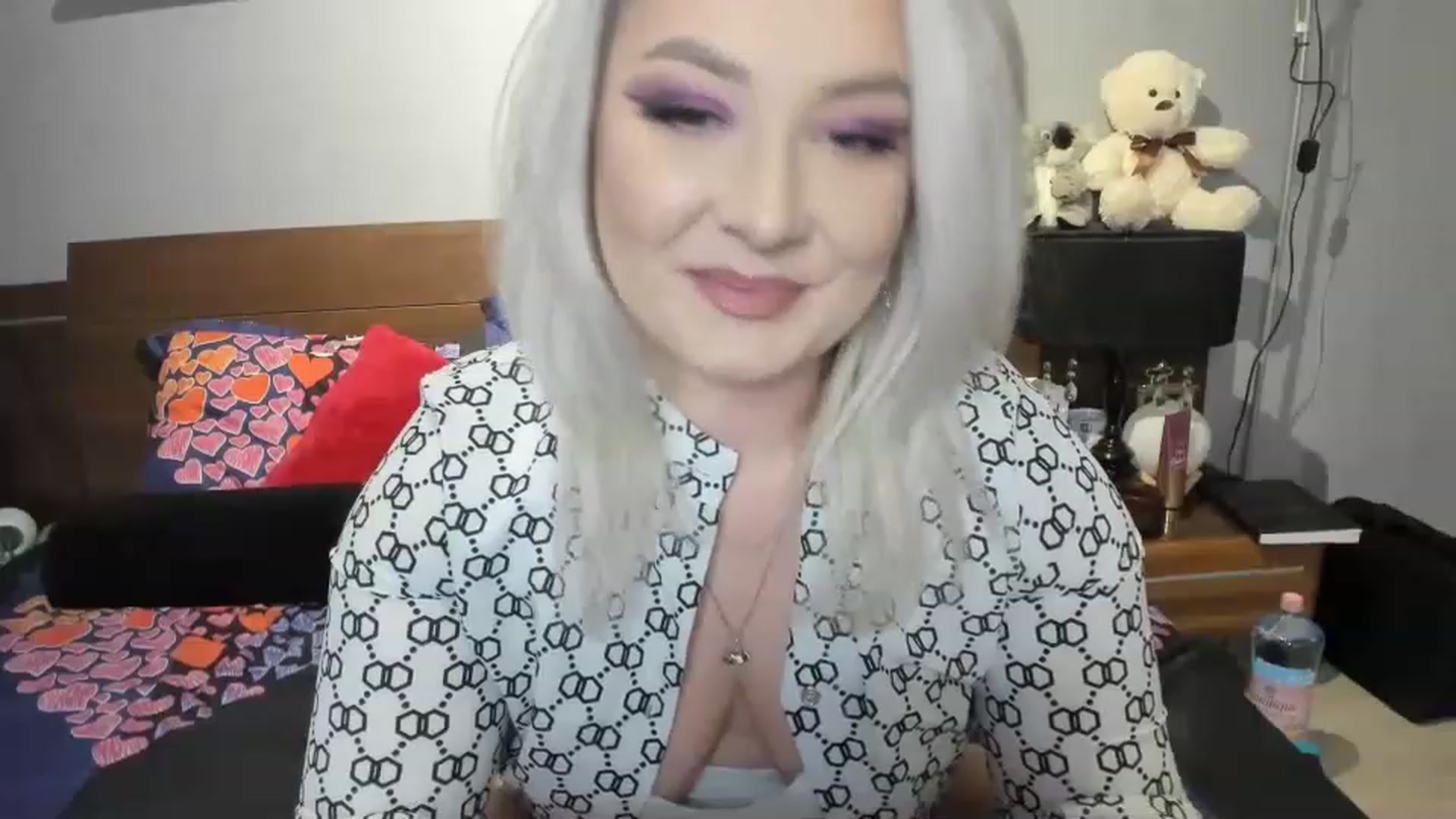 Gallery image thumbnail from LilithTongue_'s myfreecams stream on, 03/18/2023, 14:52 image 17 of 20