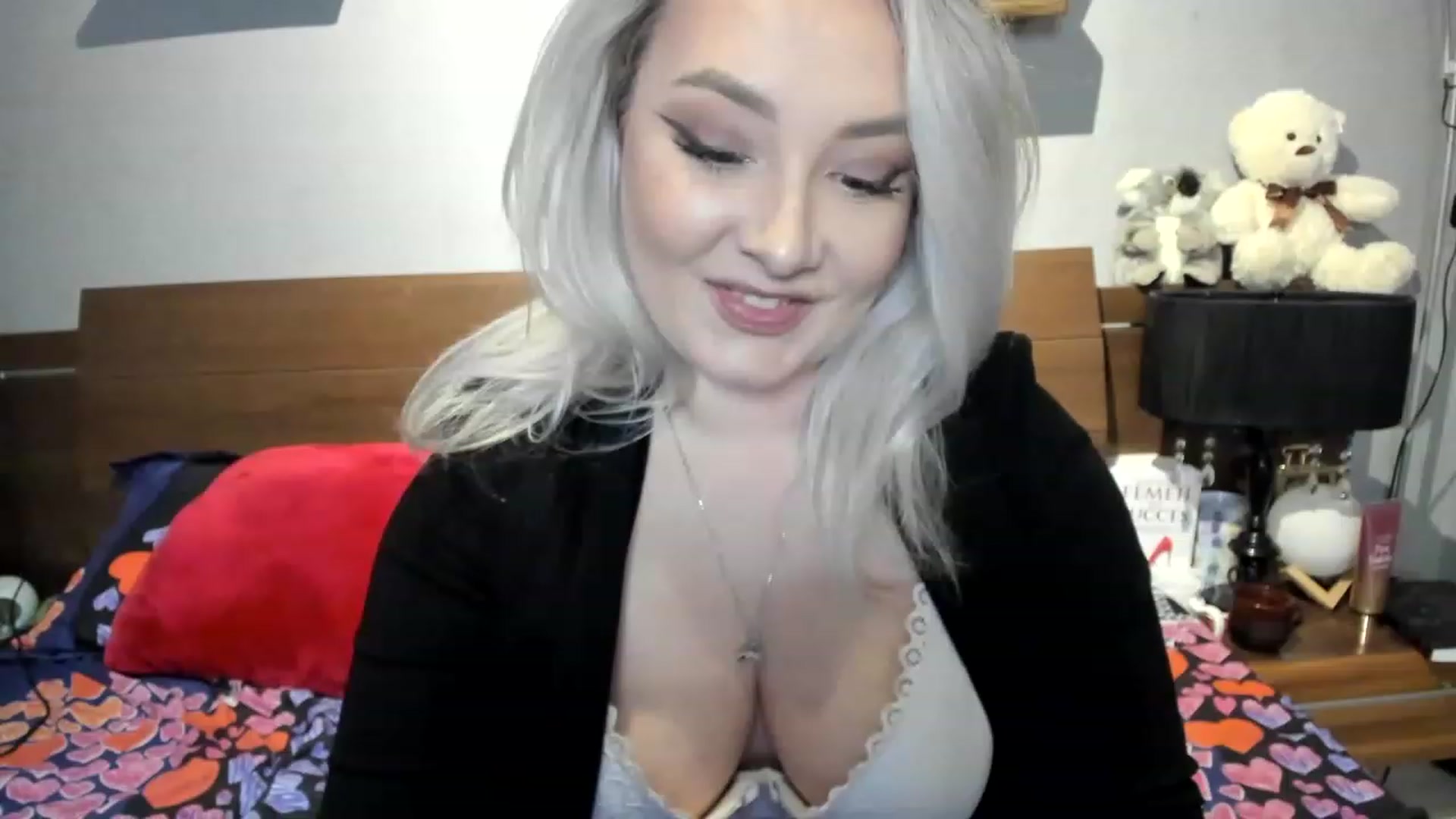 Gallery image thumbnail from LilithTongue_'s myfreecams stream on, 03/20/2023, 15:12 image 5 of 20