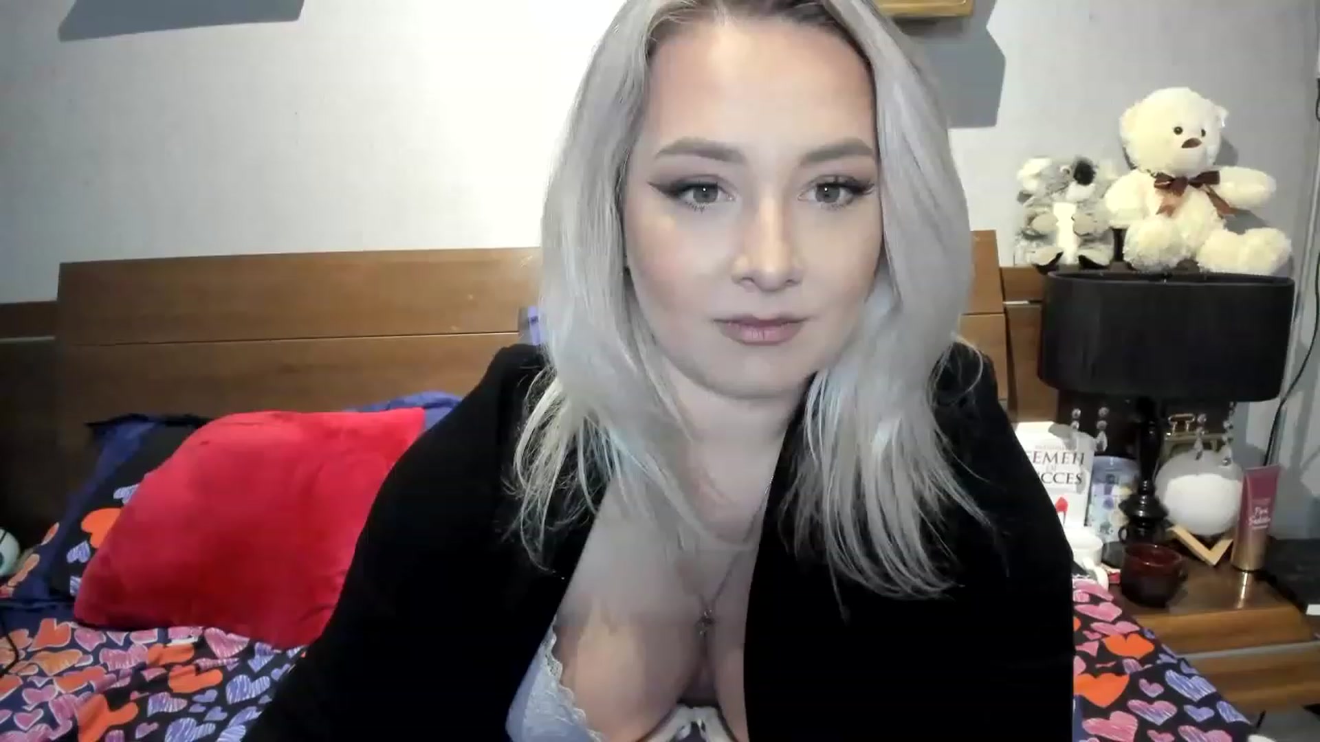 Gallery image thumbnail from LilithTongue_'s myfreecams stream on, 03/20/2023, 15:12 image 10 of 20