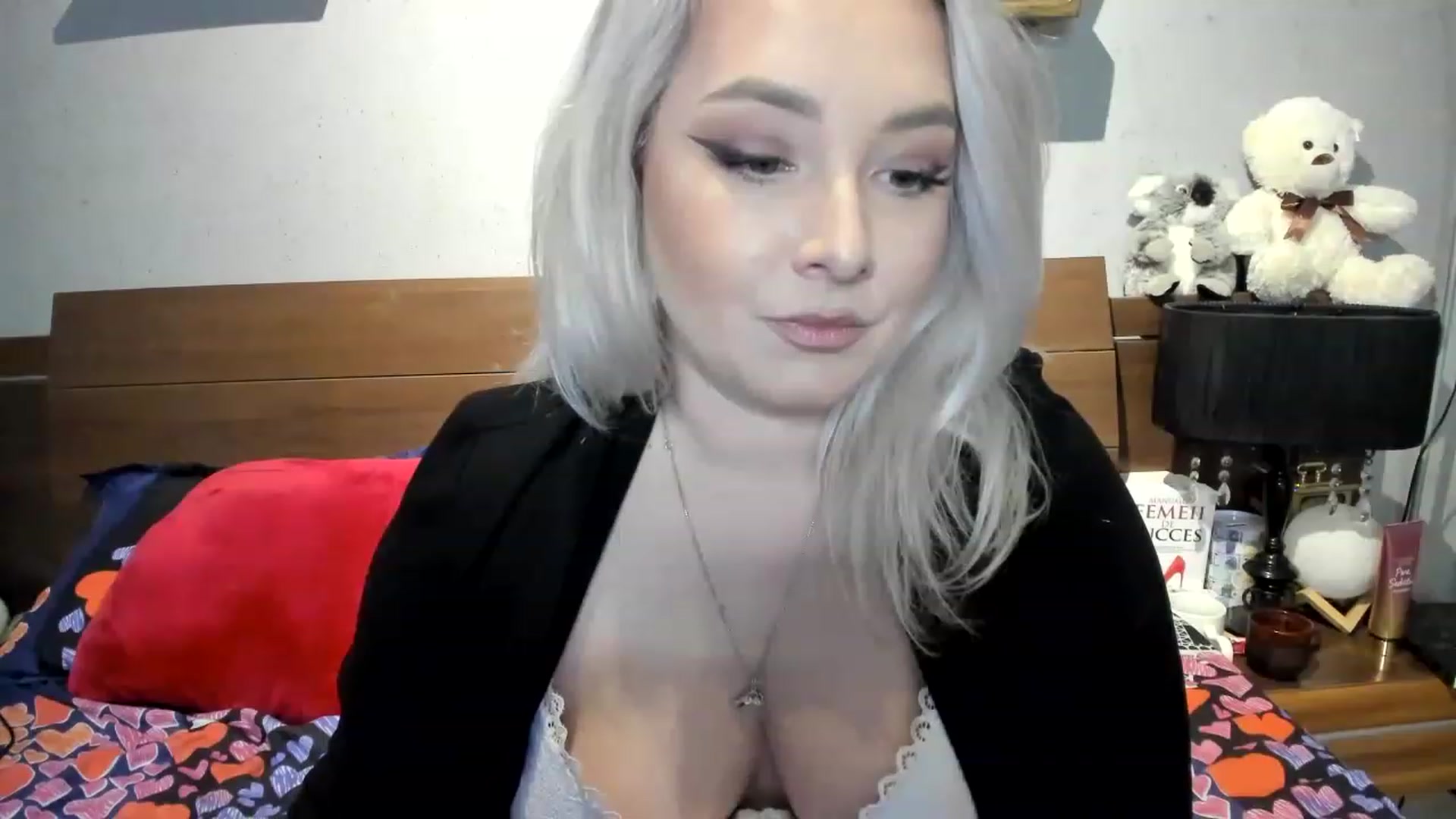 Gallery image thumbnail from LilithTongue_'s myfreecams stream on, 03/20/2023, 15:12 image 8 of 20