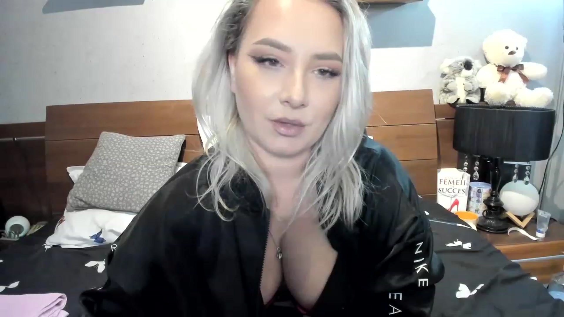 Gallery image thumbnail from LilithTongue_'s myfreecams stream on, 03/27/2023, 14:35 image 3 of 20