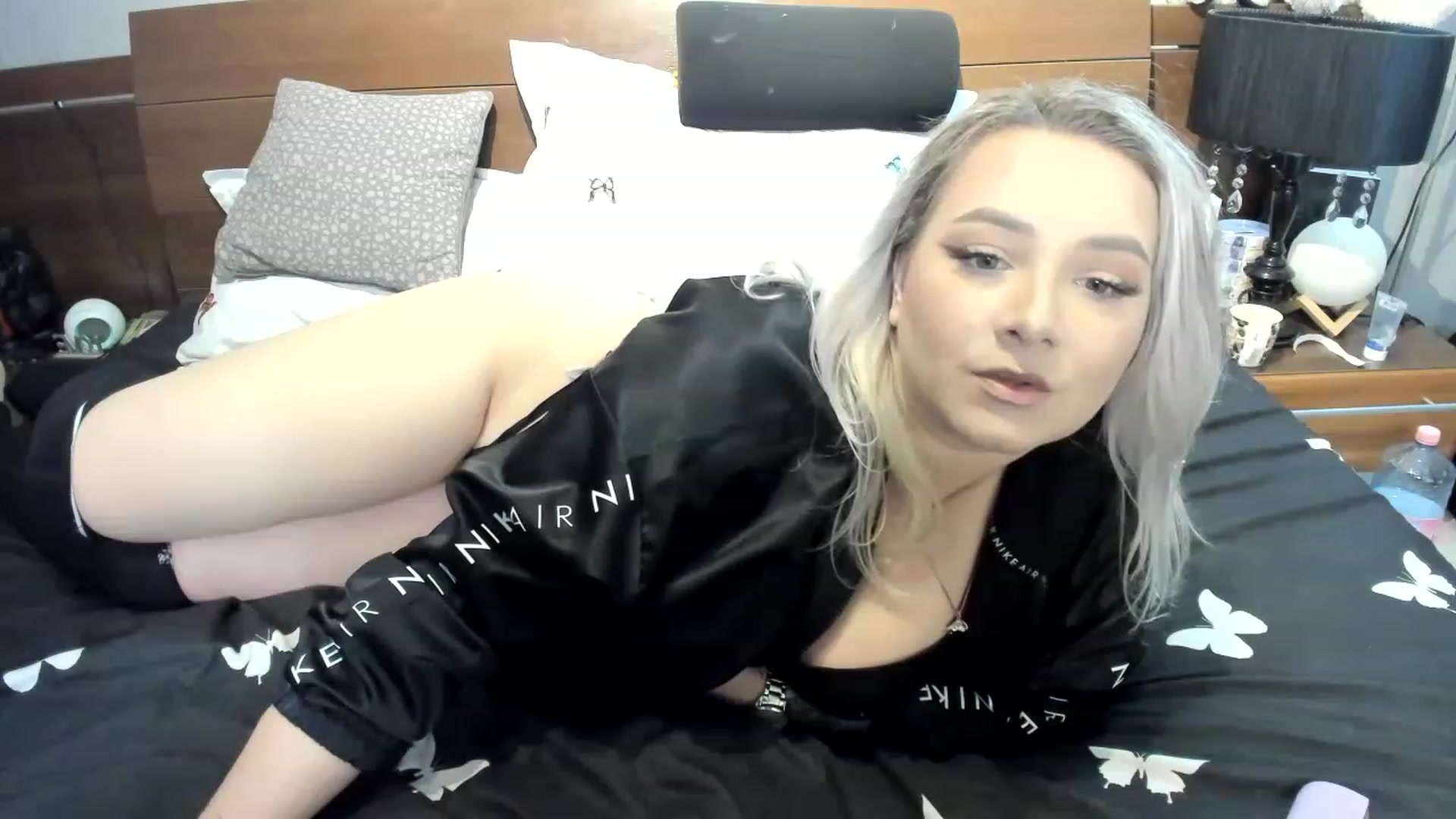 Gallery image thumbnail from LilithTongue_'s myfreecams stream on, 03/27/2023, 14:35 image 17 of 20