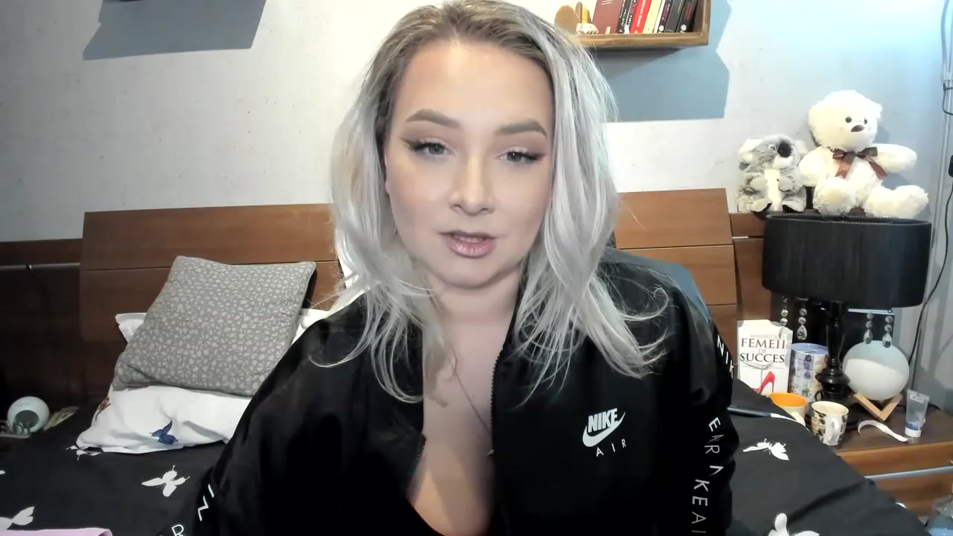 Gallery image thumbnail from LilithTongue_'s myfreecams stream on, 03/27/2023, 14:35 image 11 of 20