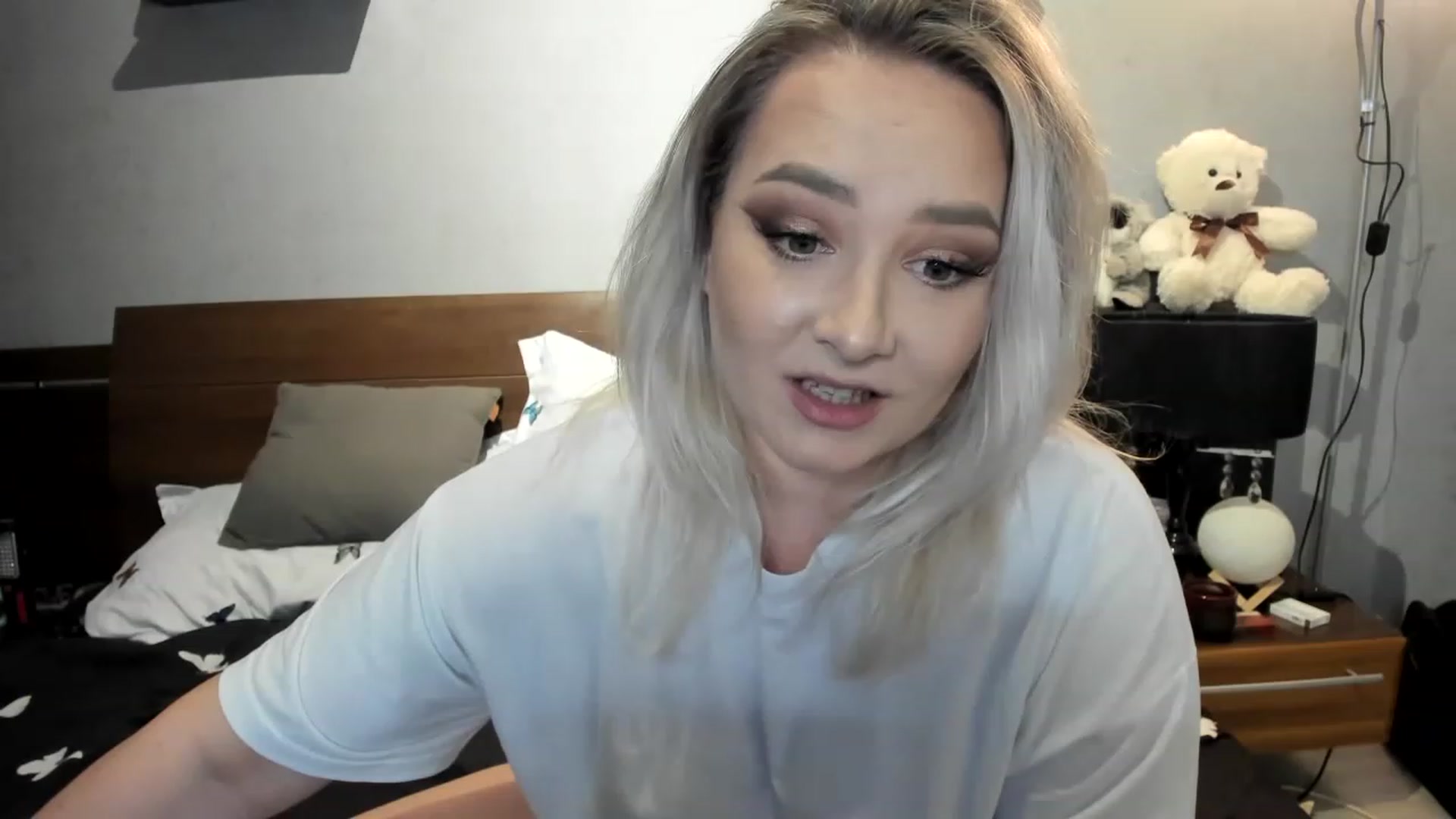 Gallery image thumbnail from LilithTongue_'s myfreecams stream on, 03/28/2023, 15:39 image 19 of 20