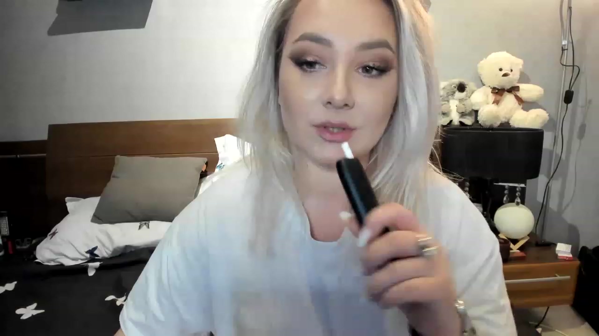 Gallery image thumbnail from LilithTongue_'s myfreecams stream on, 03/28/2023, 15:39 image 13 of 20
