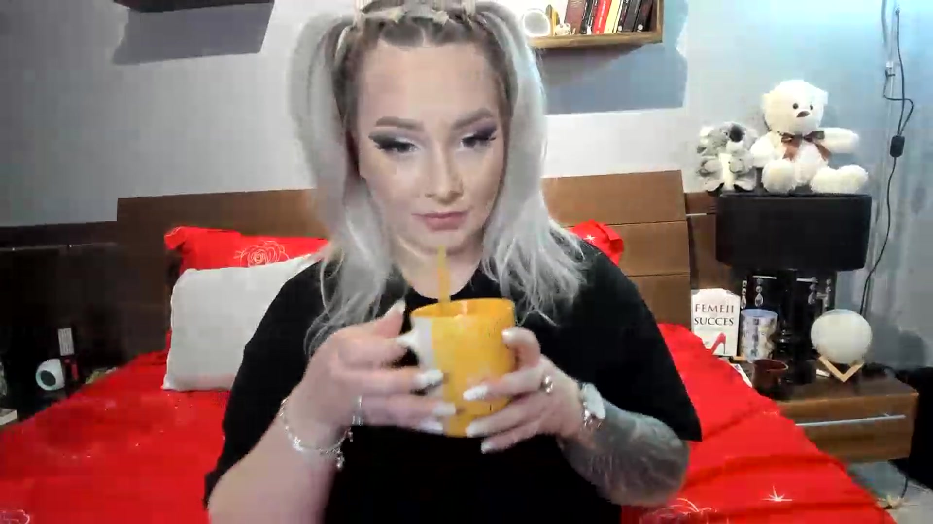 Gallery image thumbnail from LilithTongue_'s myfreecams stream on, 04/07/2023, 15:05 image 15 of 20