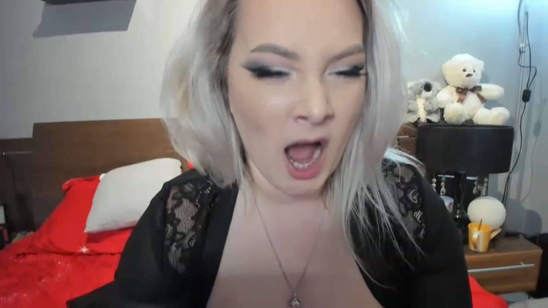 Gallery image thumbnail from LilithTongue_'s myfreecams stream on, 04/08/2023, 15:24 image 19 of 20