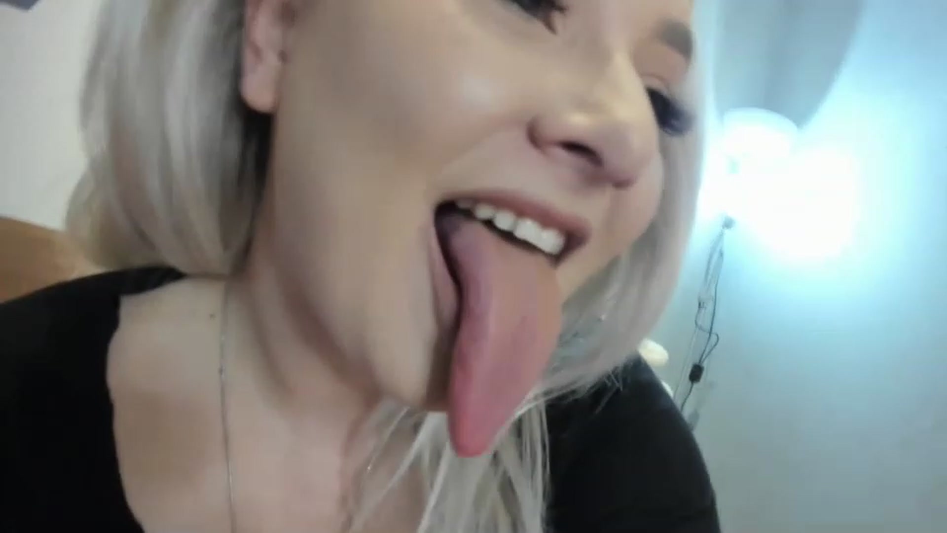 Gallery image thumbnail from LilithTongue_'s myfreecams stream on, 04/10/2023, 14:37 image 7 of 20