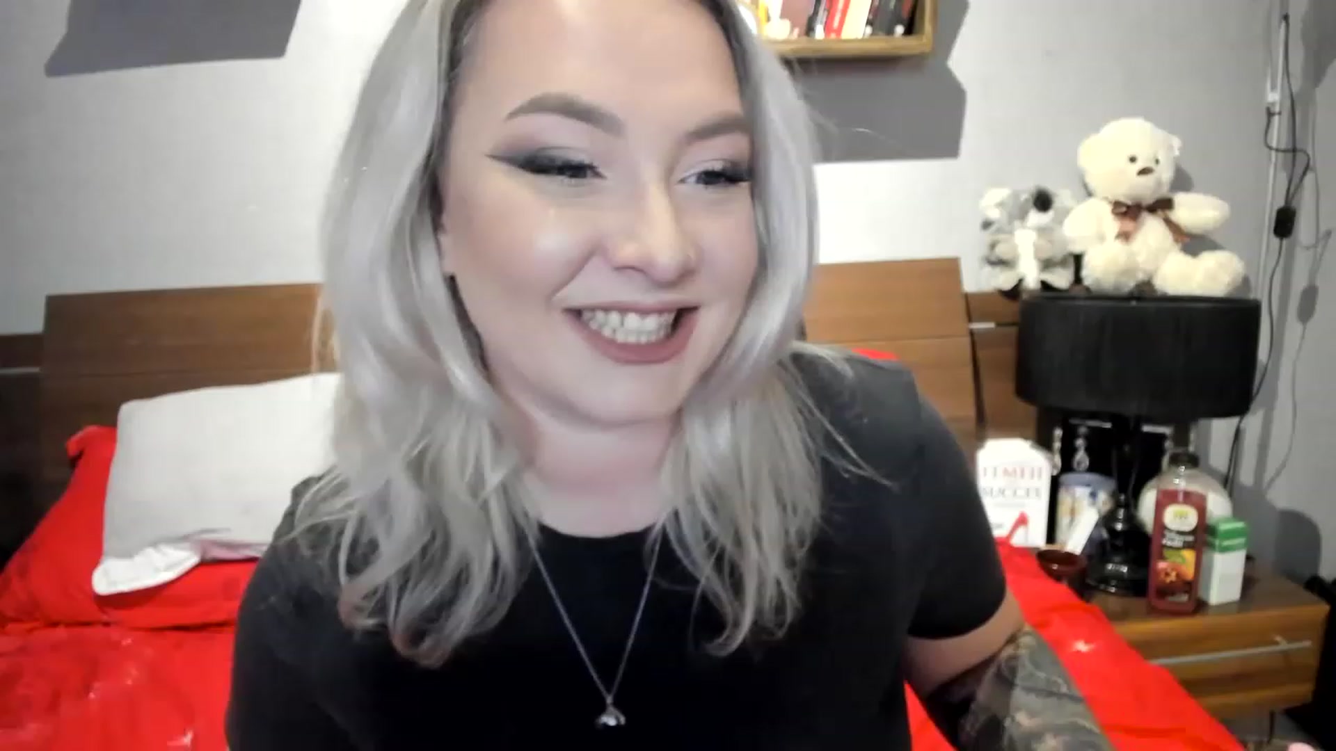 Gallery image thumbnail from LilithTongue_'s myfreecams stream on, 04/13/2023, 11:47 image 9 of 20