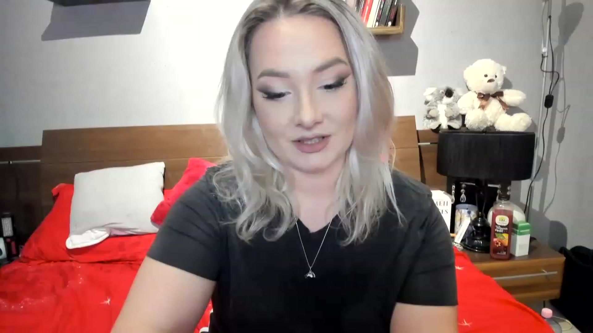 Gallery image thumbnail from LilithTongue_'s myfreecams stream on, 04/13/2023, 11:47 image 4 of 20