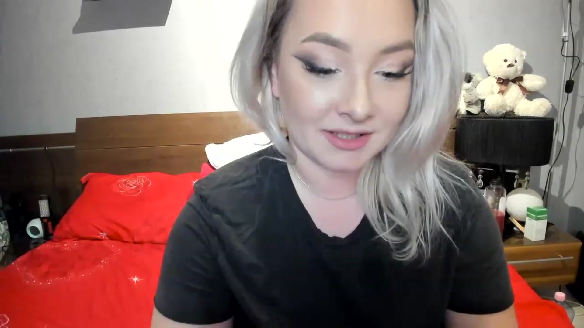 Gallery image thumbnail from LilithTongue_'s myfreecams stream on, 04/13/2023, 13:54 image 13 of 20