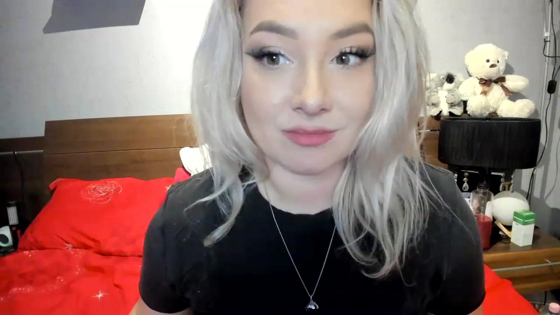 Gallery image thumbnail from LilithTongue_'s myfreecams stream on, 04/13/2023, 13:54 image 16 of 20