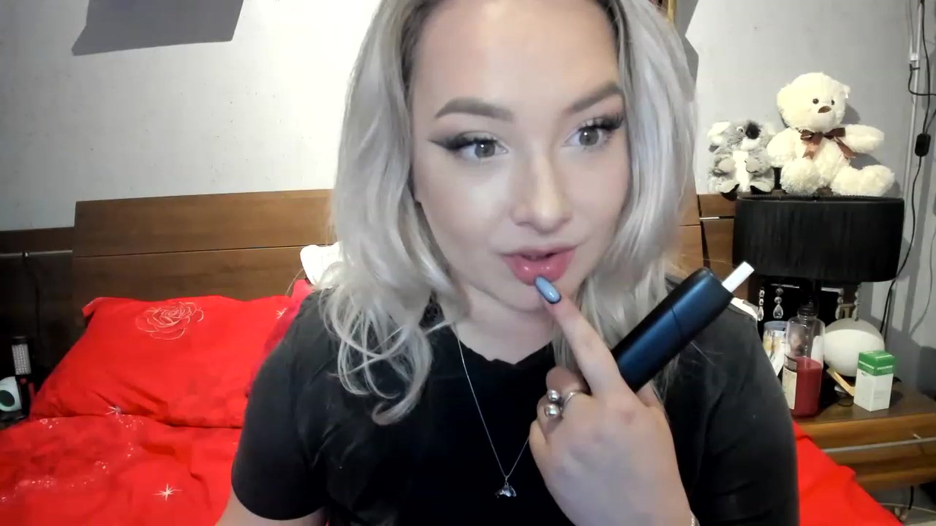 Gallery image thumbnail from LilithTongue_'s myfreecams stream on, 04/13/2023, 13:54 image 17 of 20