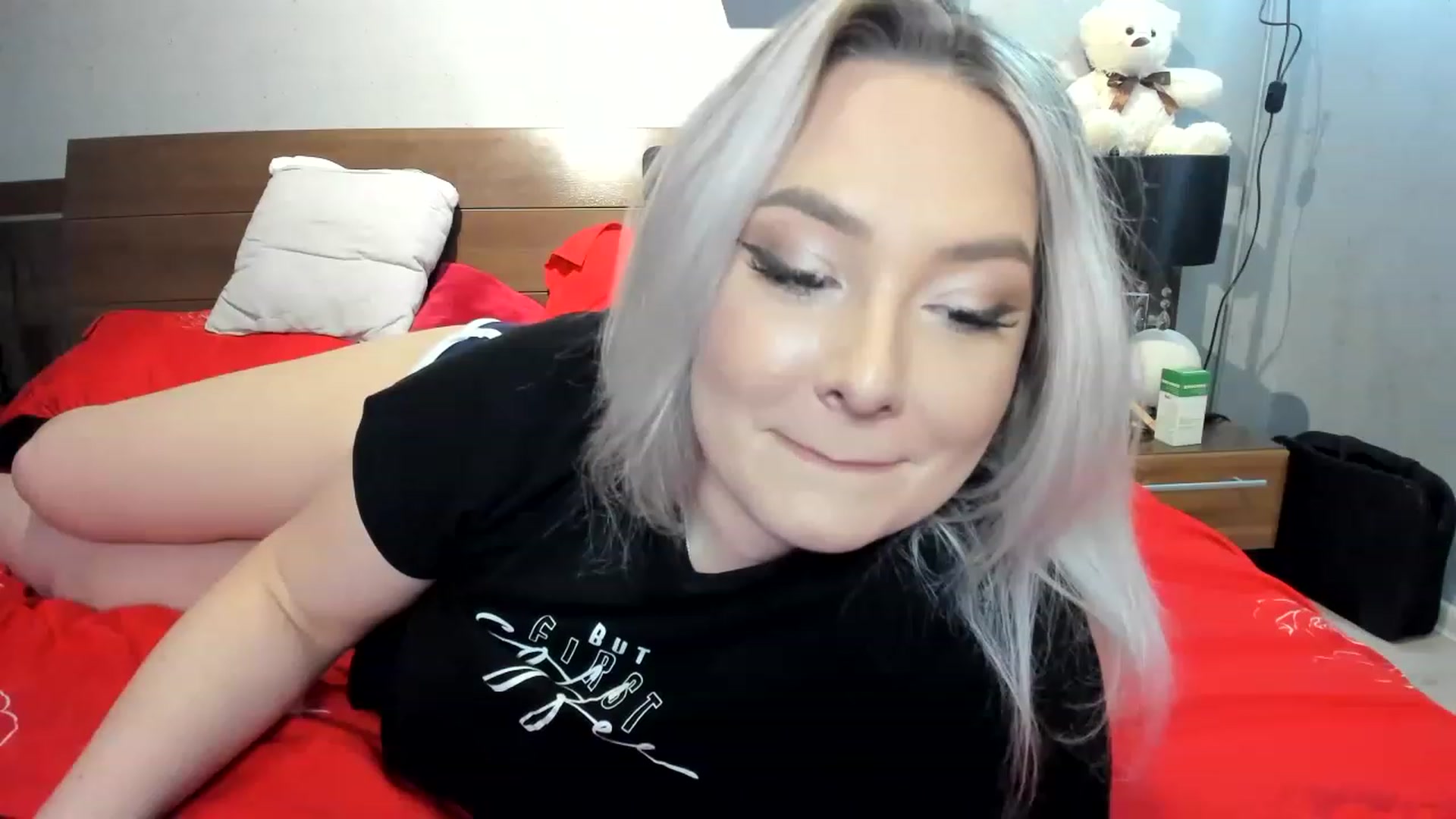 Gallery image thumbnail from LilithTongue_'s myfreecams stream on, 04/15/2023, 12:46 image 14 of 20