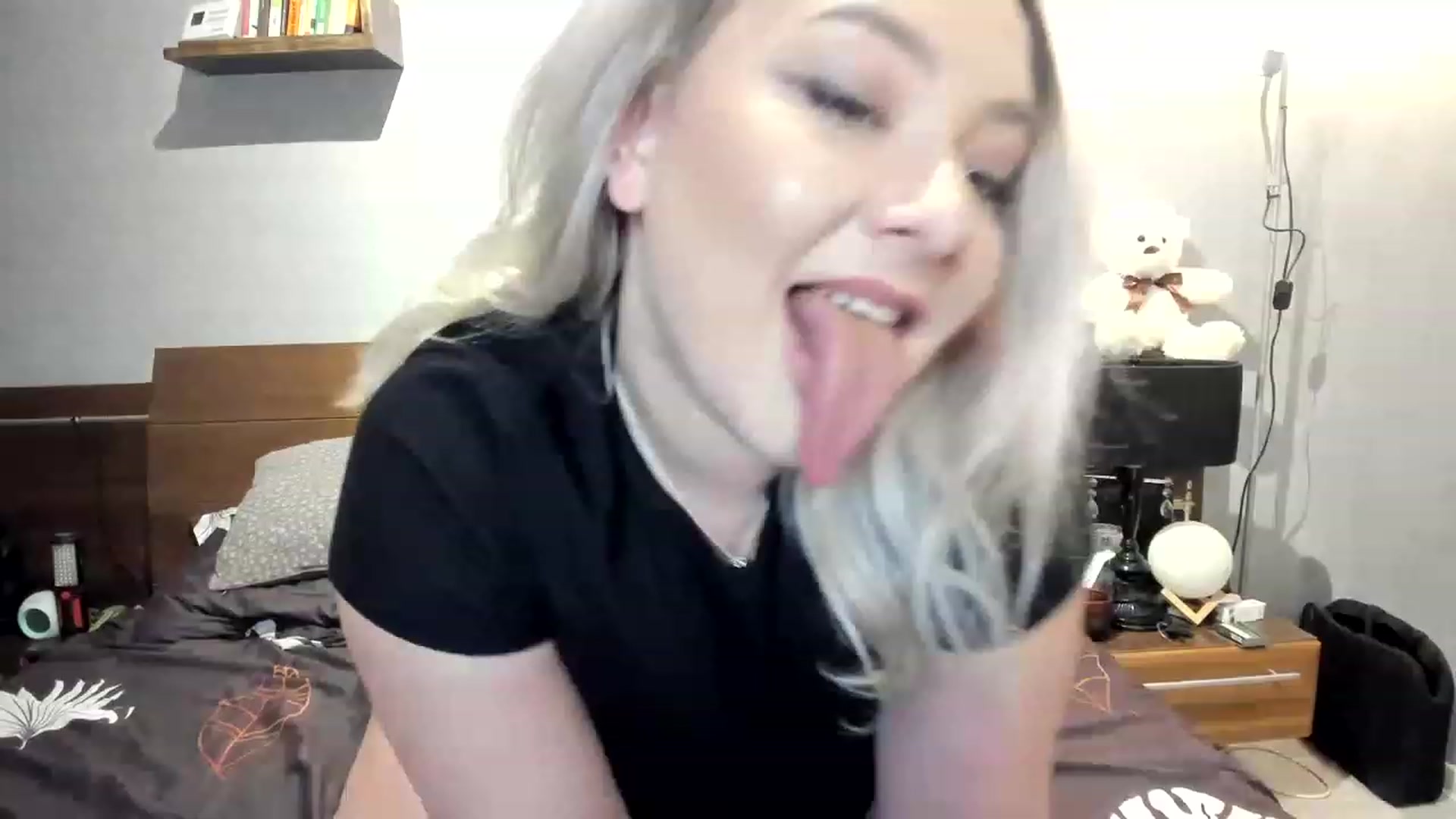 Gallery image thumbnail from LilithTongue_'s myfreecams stream on, 04/20/2023, 12:38 image 12 of 20