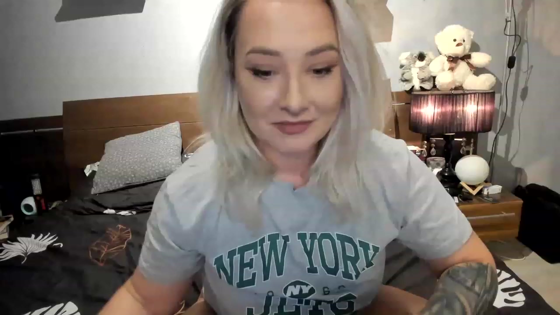 Gallery image thumbnail from LilithTongue_'s myfreecams stream on, 04/20/2023, 15:03 image 12 of 20
