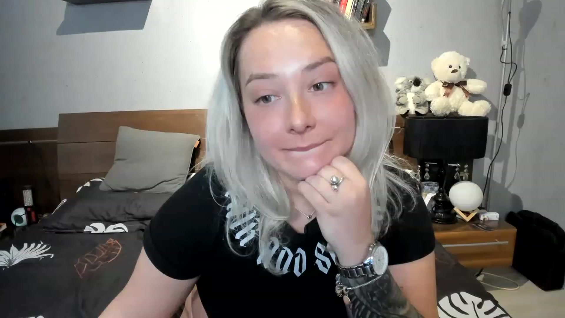 Gallery image thumbnail from LilithTongue_'s myfreecams stream on, 04/21/2023, 14:39 image 3 of 20