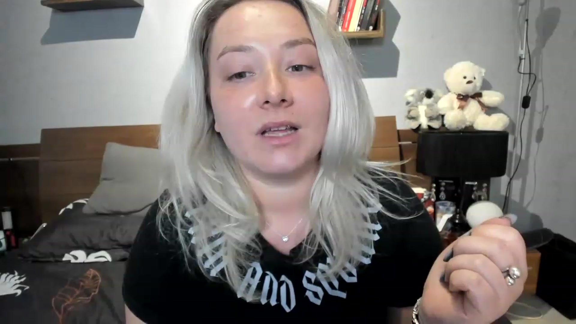Gallery image thumbnail from LilithTongue_'s myfreecams stream on, 04/21/2023, 14:39 image 12 of 20