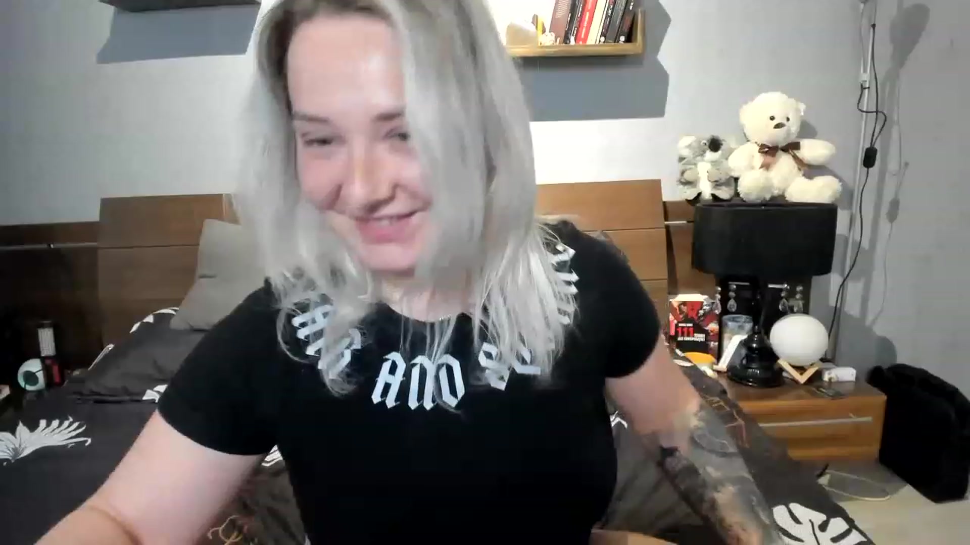 Gallery image thumbnail from LilithTongue_'s myfreecams stream on, 04/21/2023, 14:39 image 4 of 20