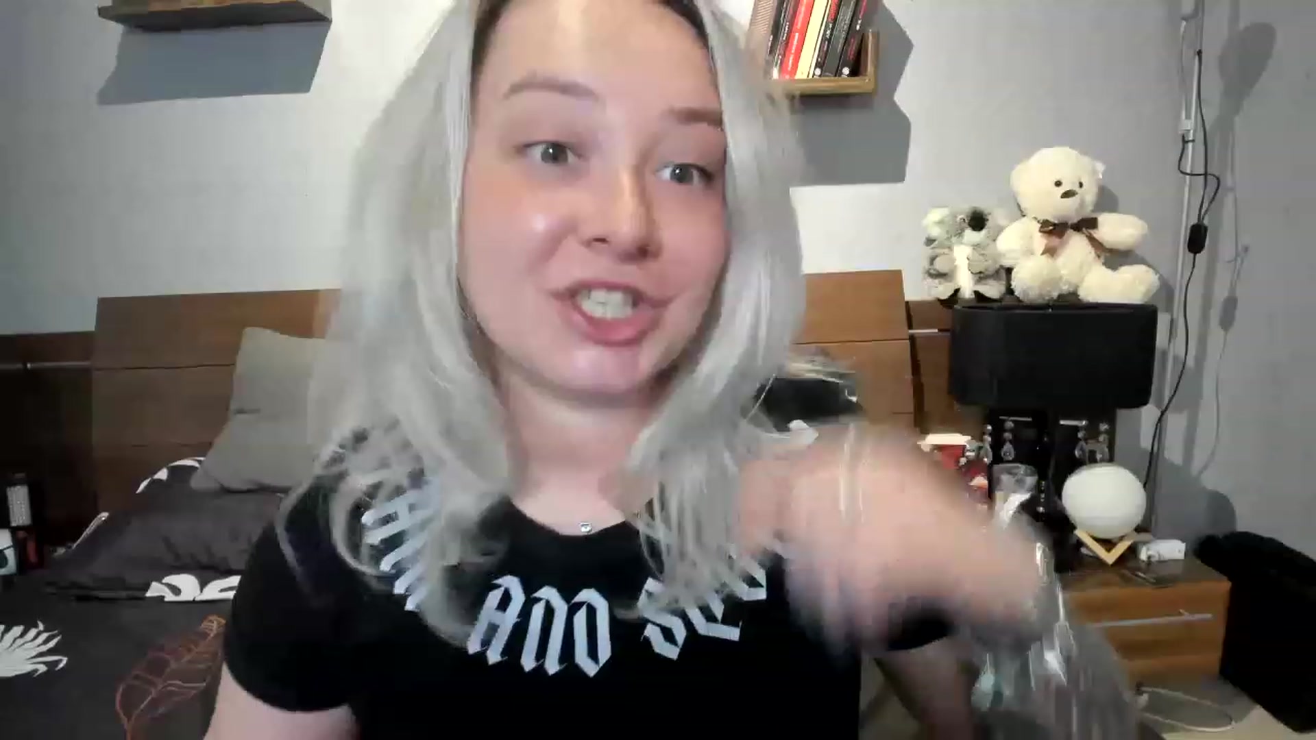 Gallery image thumbnail from LilithTongue_'s myfreecams stream on, 04/21/2023, 14:39 image 9 of 20