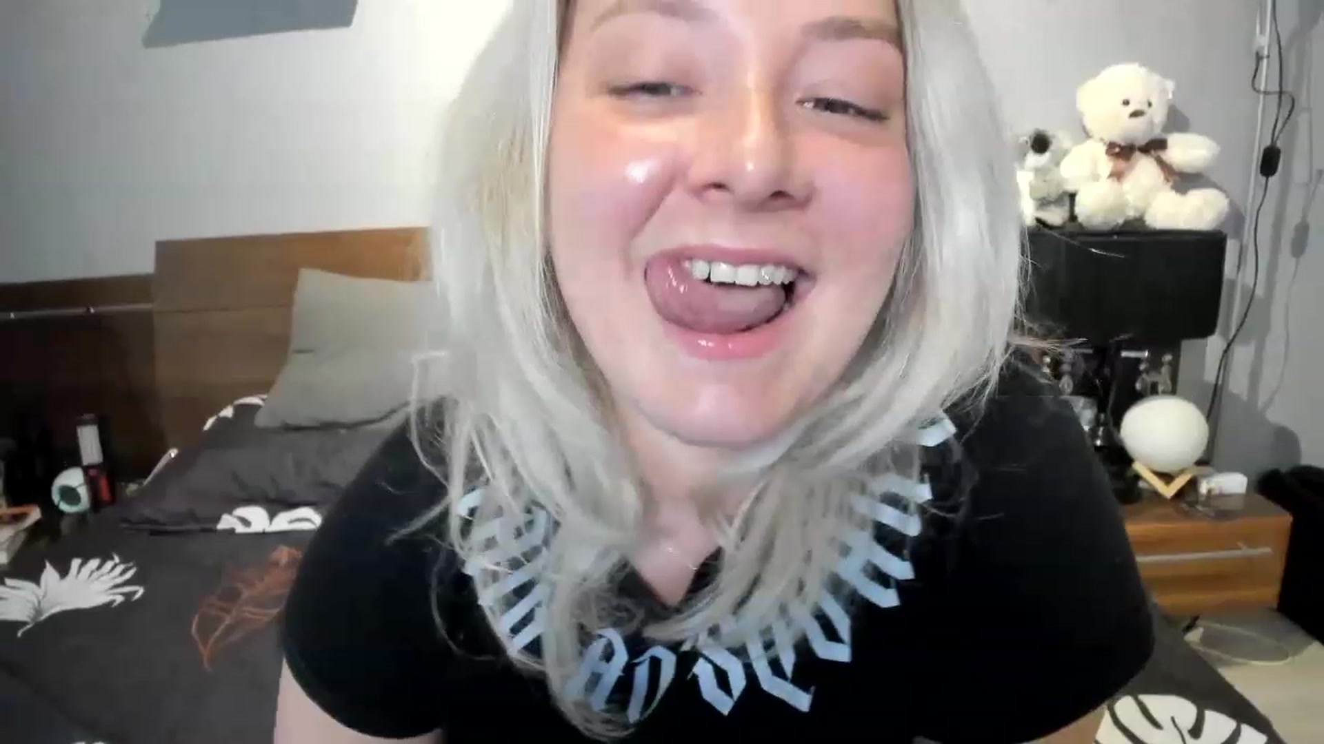 Gallery image thumbnail from LilithTongue_'s myfreecams stream on, 04/21/2023, 14:39 image 8 of 20