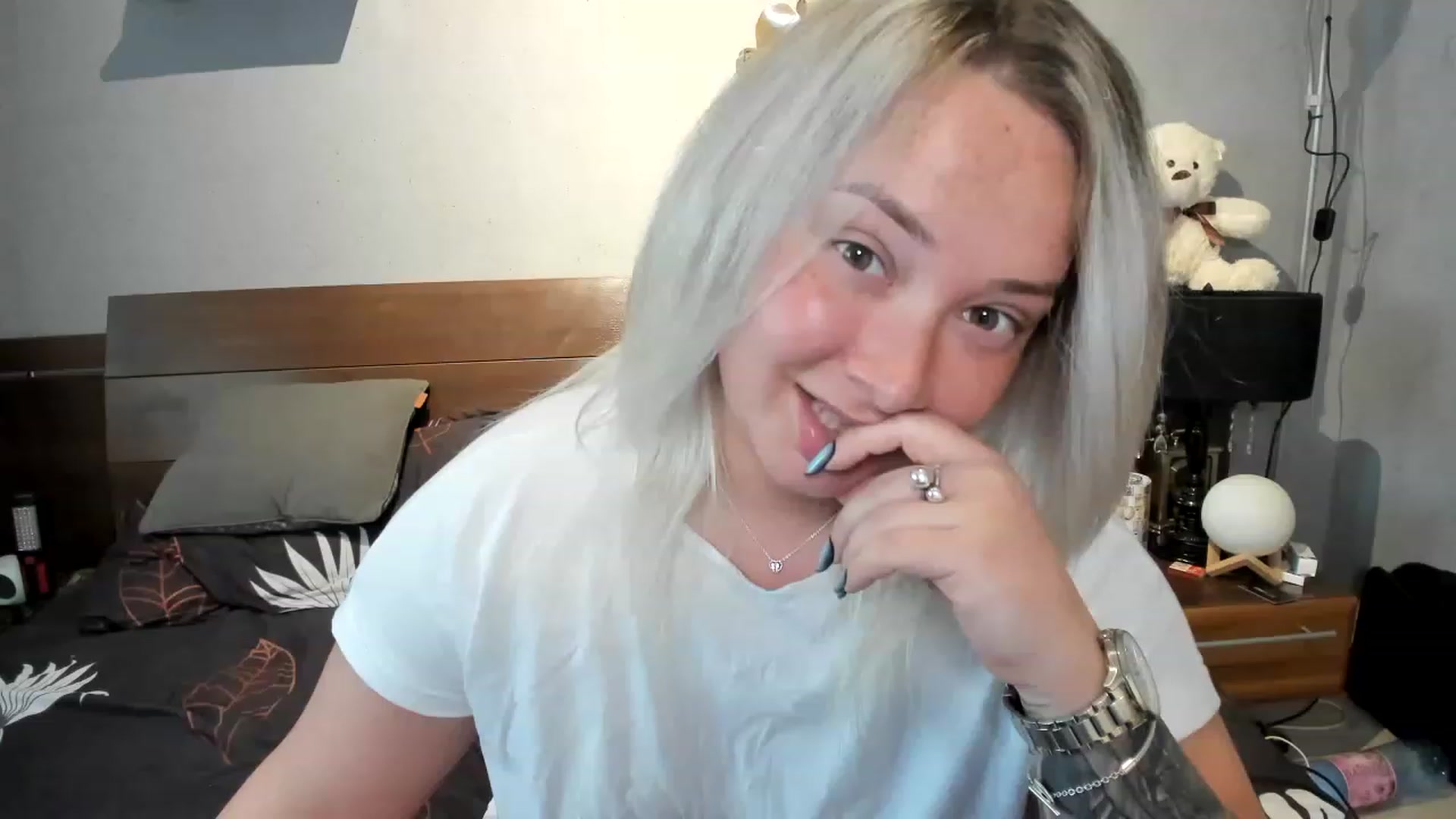 Gallery image thumbnail from LilithTongue_'s myfreecams stream on, 04/24/2023, 13:24 image 14 of 20