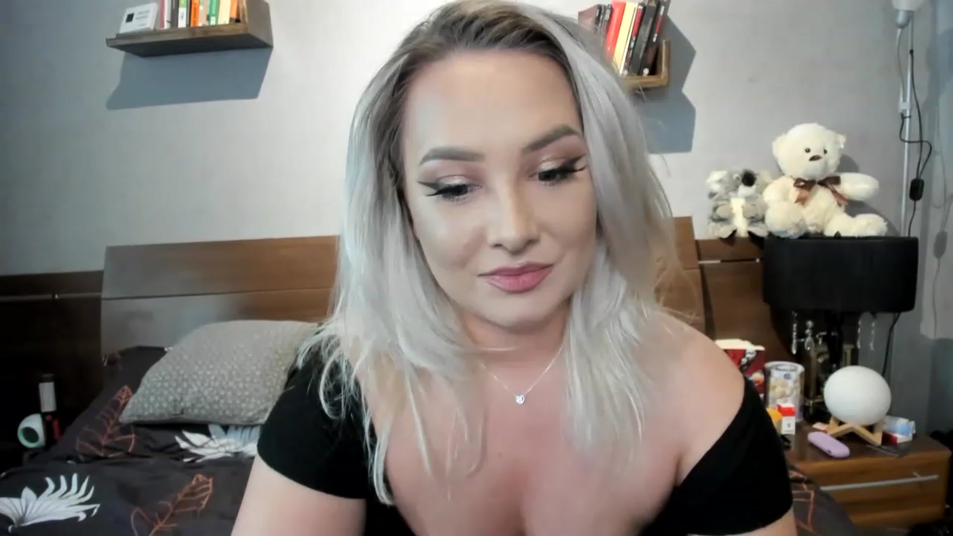 Gallery image thumbnail from LilithTongue_'s myfreecams stream on, 04/29/2023, 13:15 image 14 of 20
