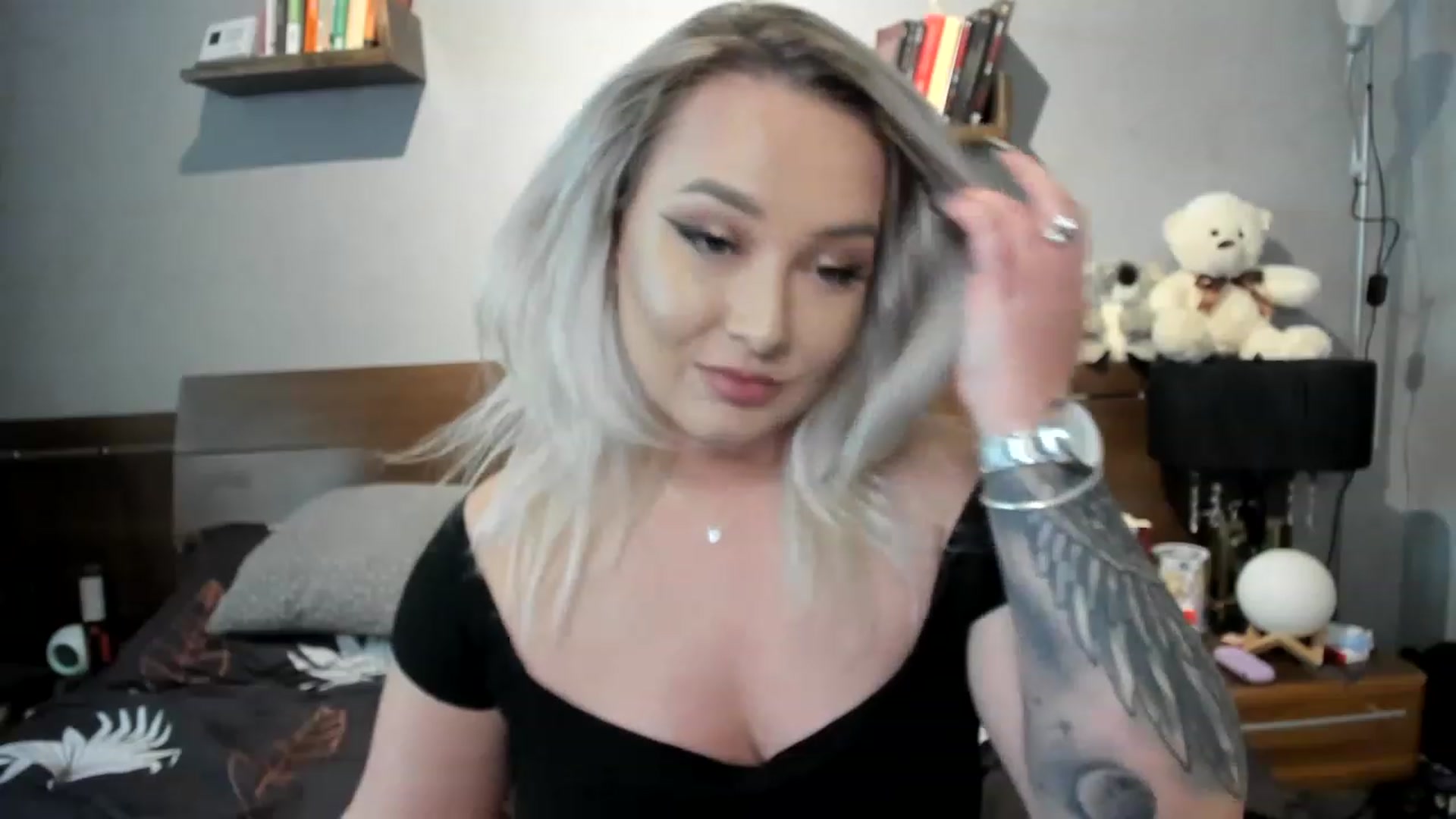 Gallery image thumbnail from LilithTongue_'s myfreecams stream on, 04/29/2023, 13:15 image 12 of 20