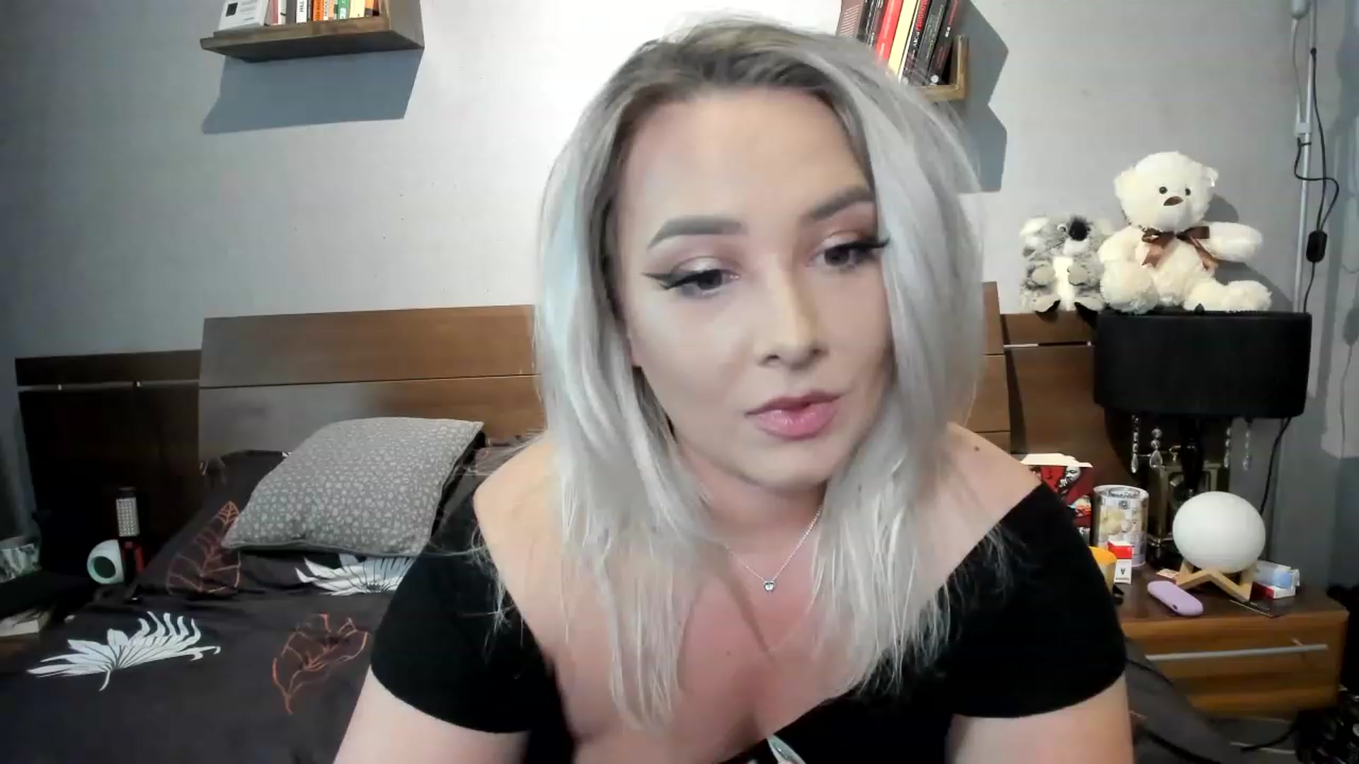 Gallery image thumbnail from LilithTongue_'s myfreecams stream on, 04/29/2023, 16:15 image 12 of 20