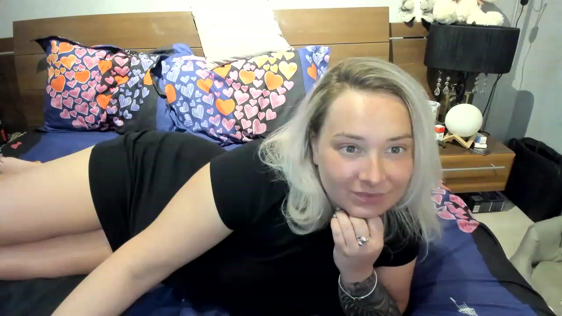 Gallery image thumbnail from LilithTongue_'s myfreecams stream on, 05/03/2023, 14:38 image 5 of 20