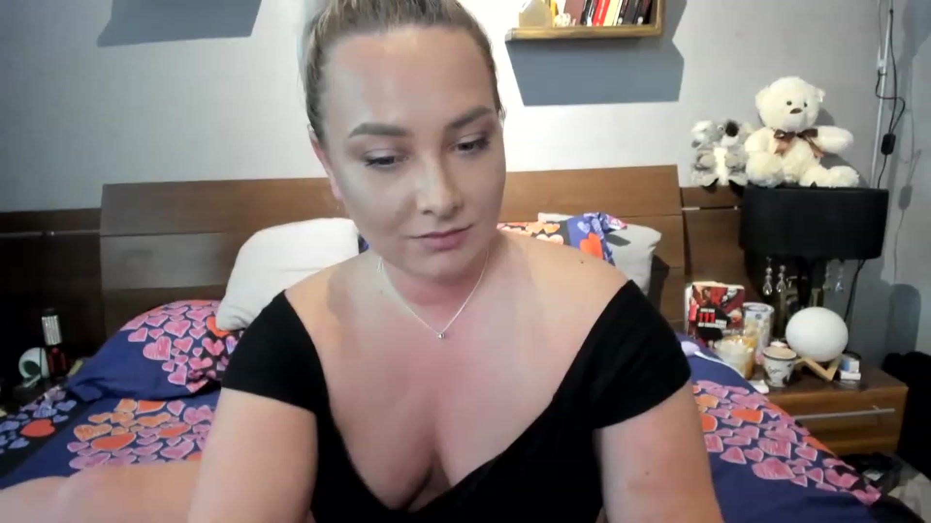 Gallery image thumbnail from LilithTongue_'s myfreecams stream on, 05/05/2023, 14:42 image 3 of 20