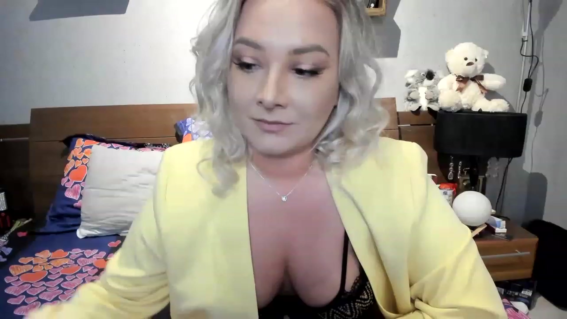 Gallery image thumbnail from LilithTongue_'s myfreecams stream on, 05/08/2023, 14:32 image 4 of 20