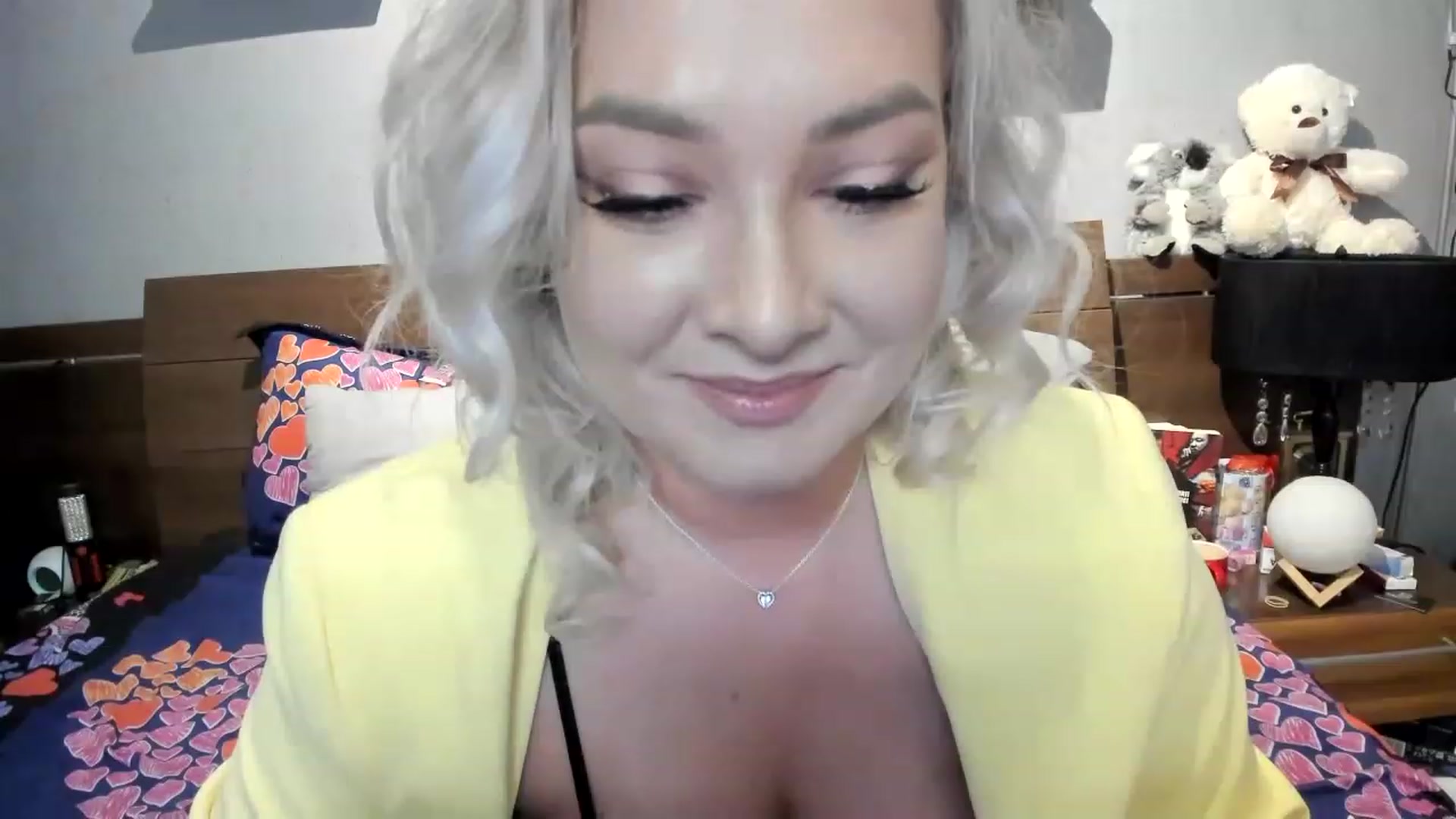 Gallery image thumbnail from LilithTongue_'s myfreecams stream on, 05/08/2023, 14:32 image 13 of 20
