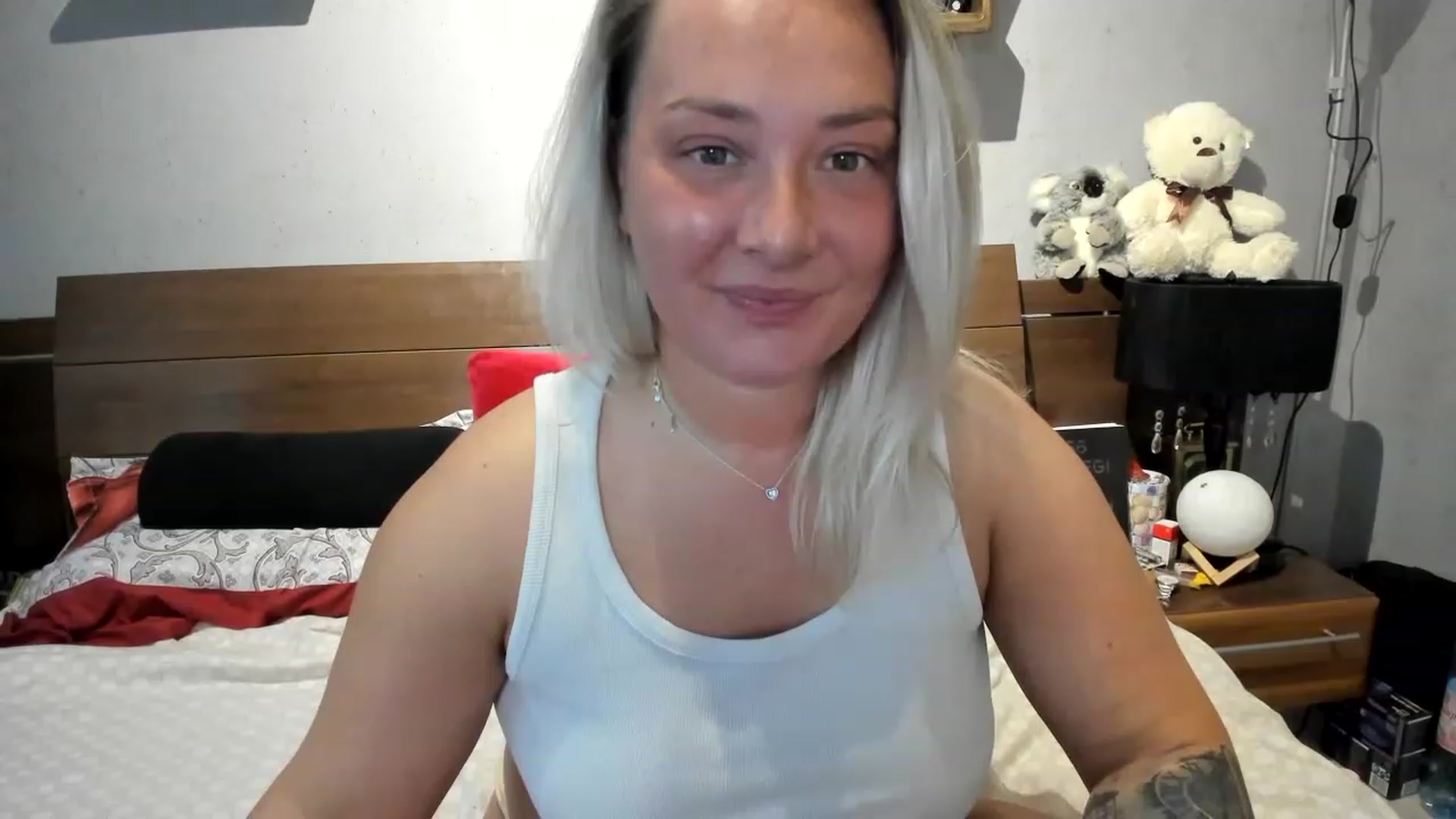 Gallery image thumbnail from LilithTongue_'s myfreecams stream on, 05/29/2023, 15:32 image 11 of 20
