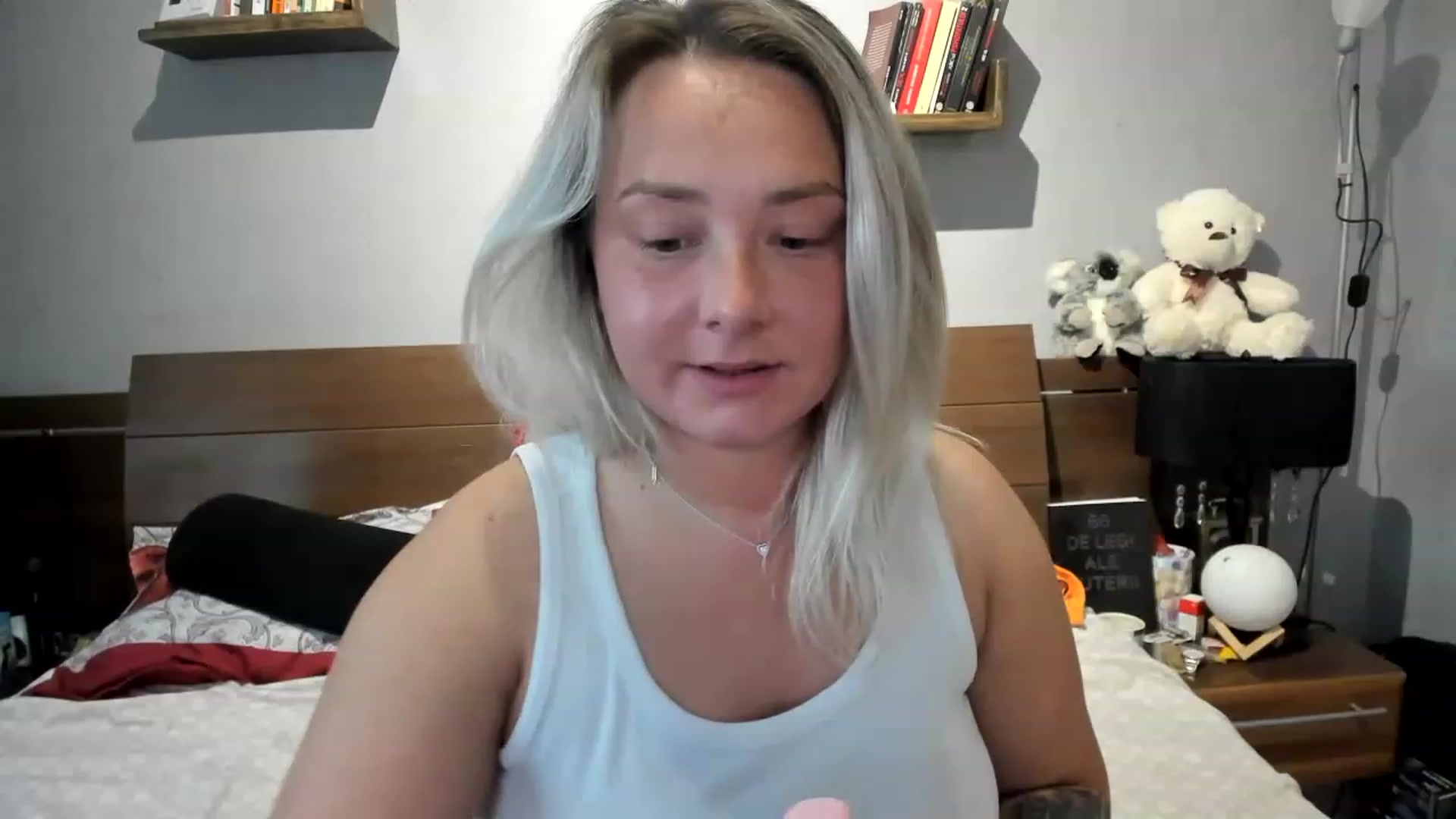 Gallery image thumbnail from LilithTongue_'s myfreecams stream on, 05/29/2023, 15:32 image 14 of 20
