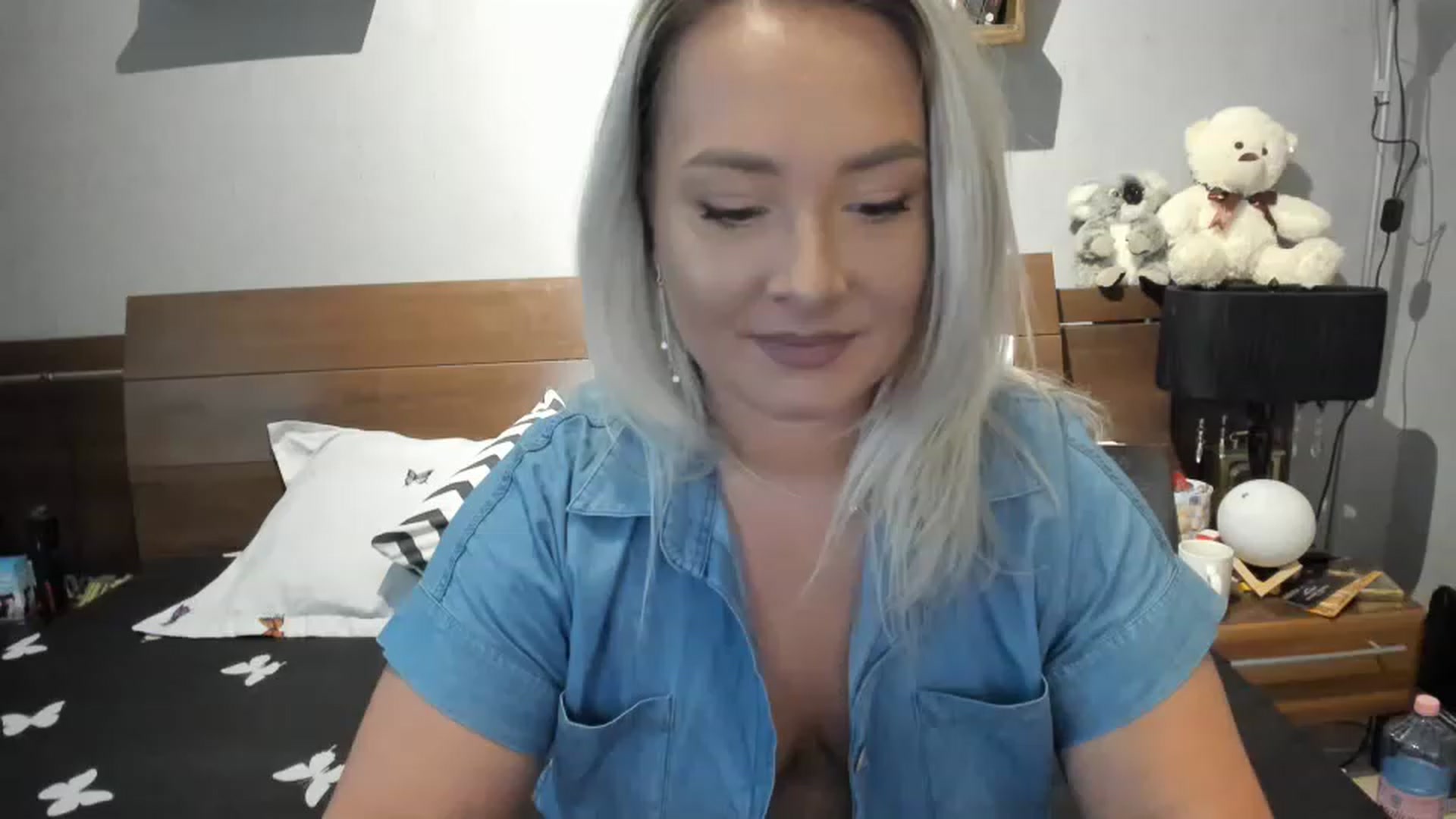 Gallery image thumbnail from LilithTongue_'s myfreecams stream on, 05/30/2023, 12:09 image 18 of 20