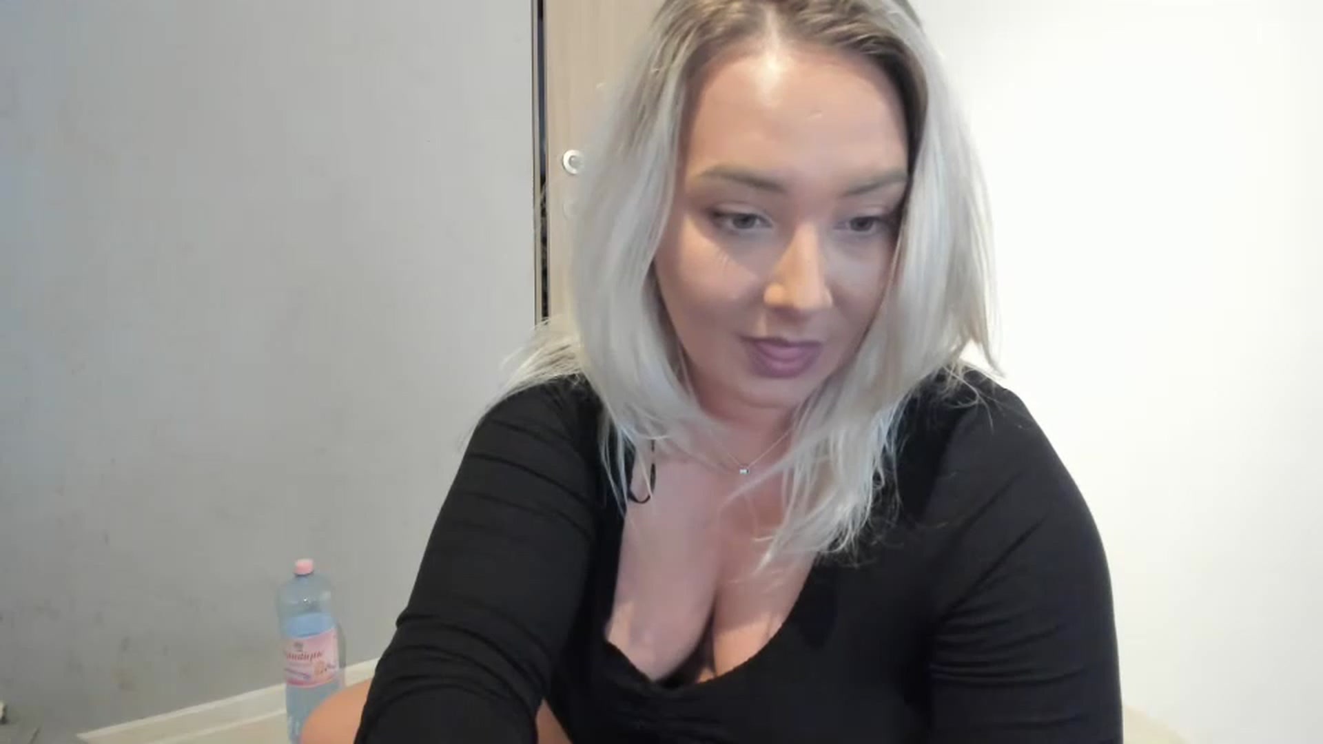 Gallery image thumbnail from LilithTongue_'s myfreecams stream on, 05/30/2023, 14:50 image 6 of 20