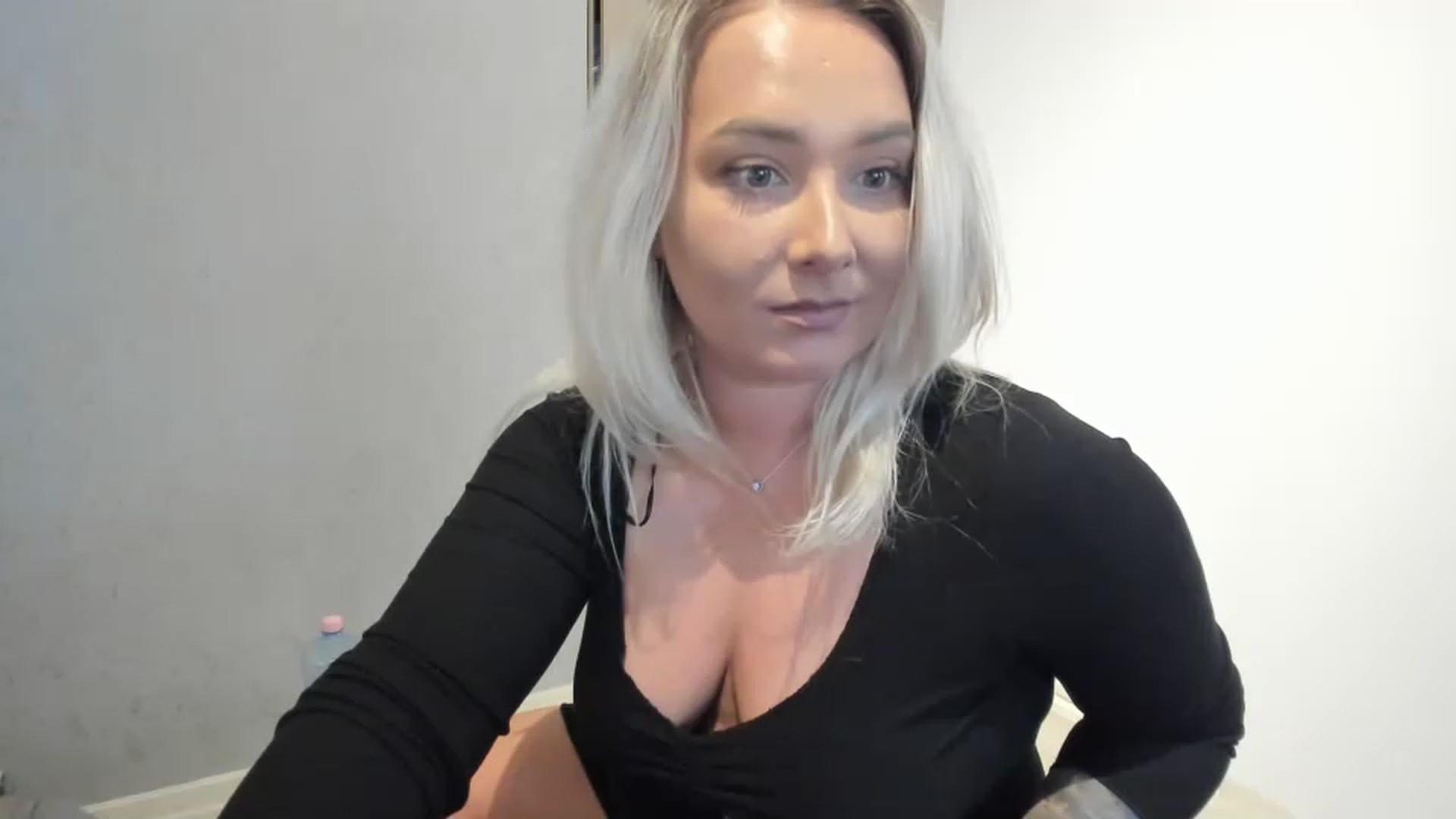 Gallery image thumbnail from LilithTongue_'s myfreecams stream on, 05/30/2023, 14:50 image 5 of 20