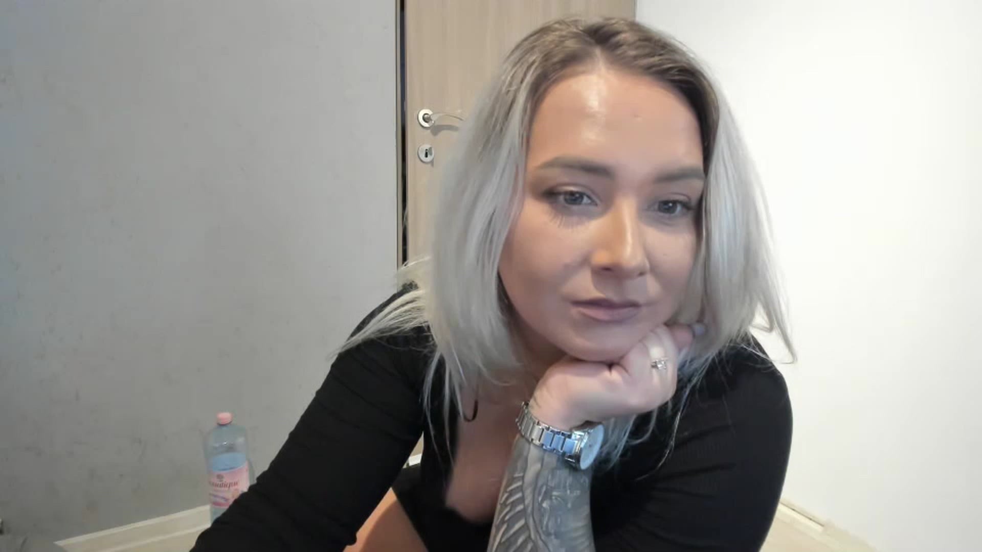 Gallery image thumbnail from LilithTongue_'s myfreecams stream on, 05/30/2023, 14:50 image 7 of 20